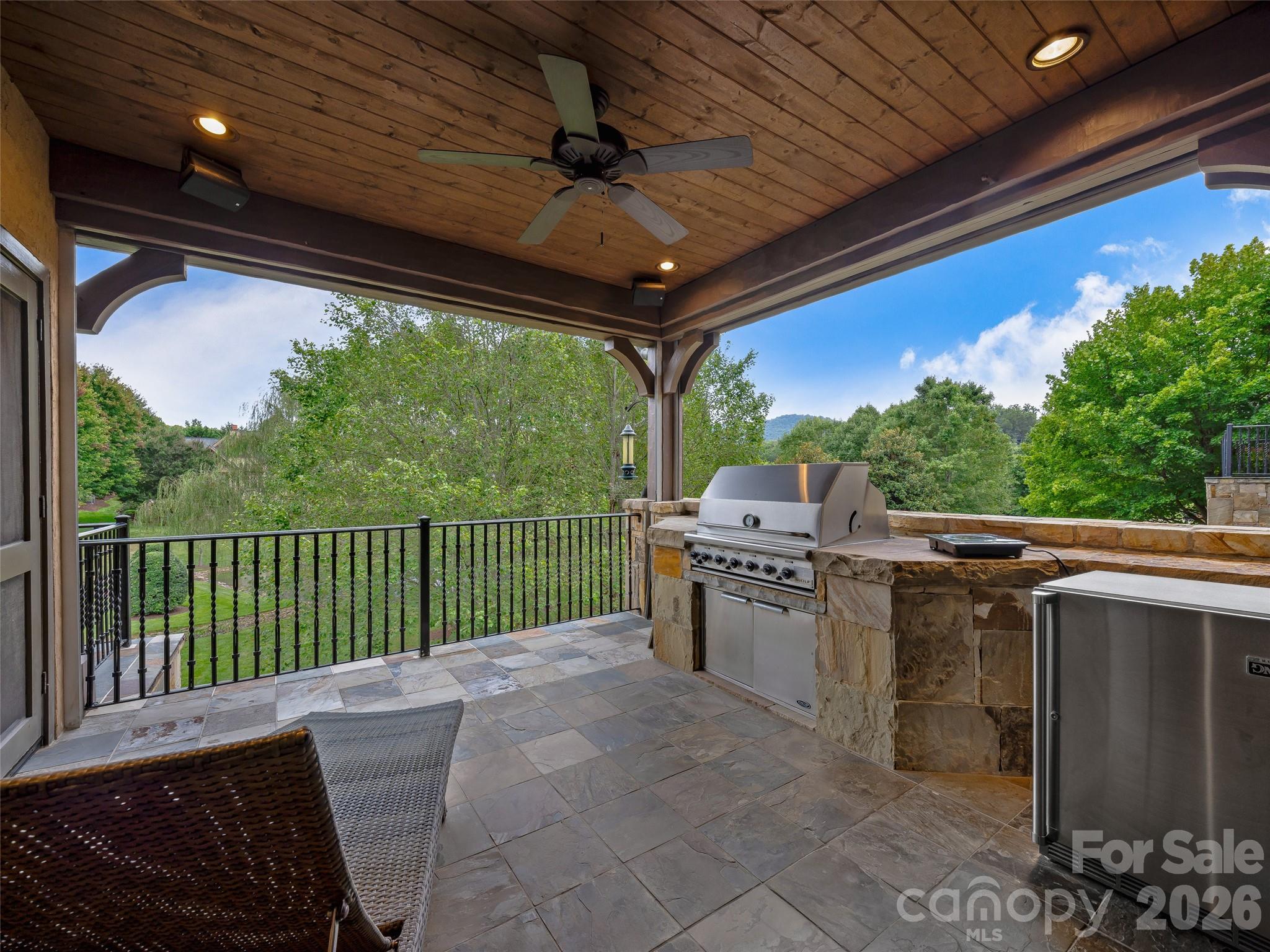 Townhouse at 22 Foxbridge Way, Arden, photo 14 of 40