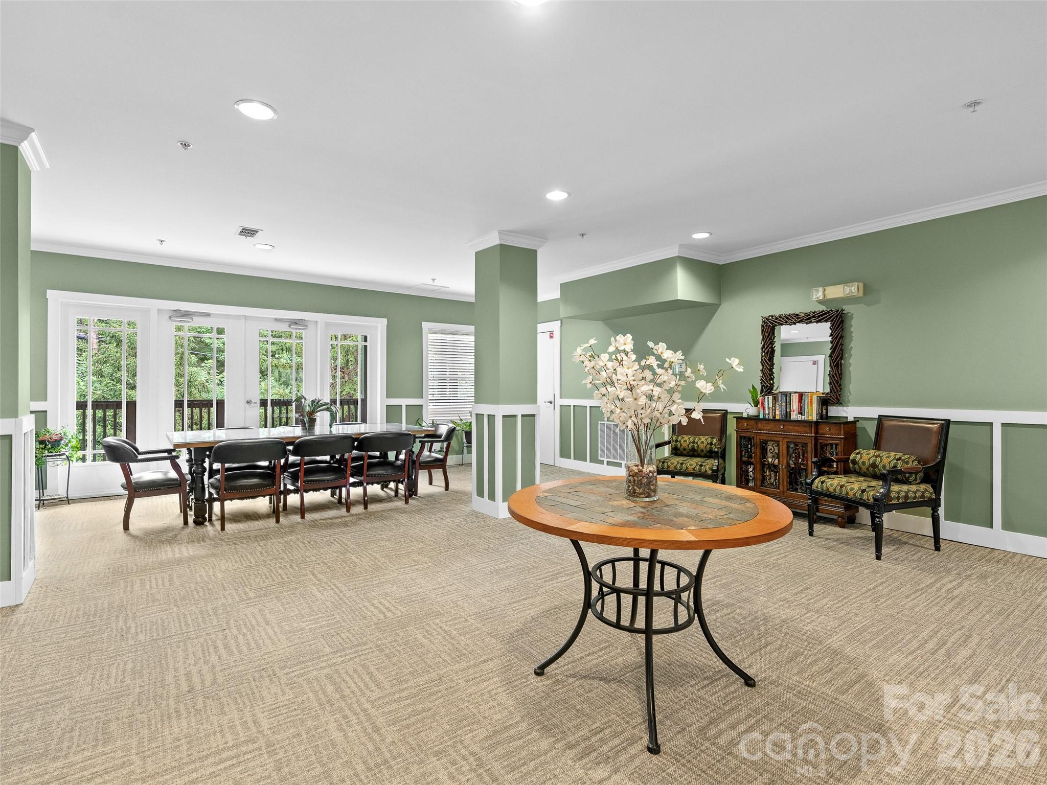 Fourth floor lobby - 9 Kenilworth Knoll, Asheville