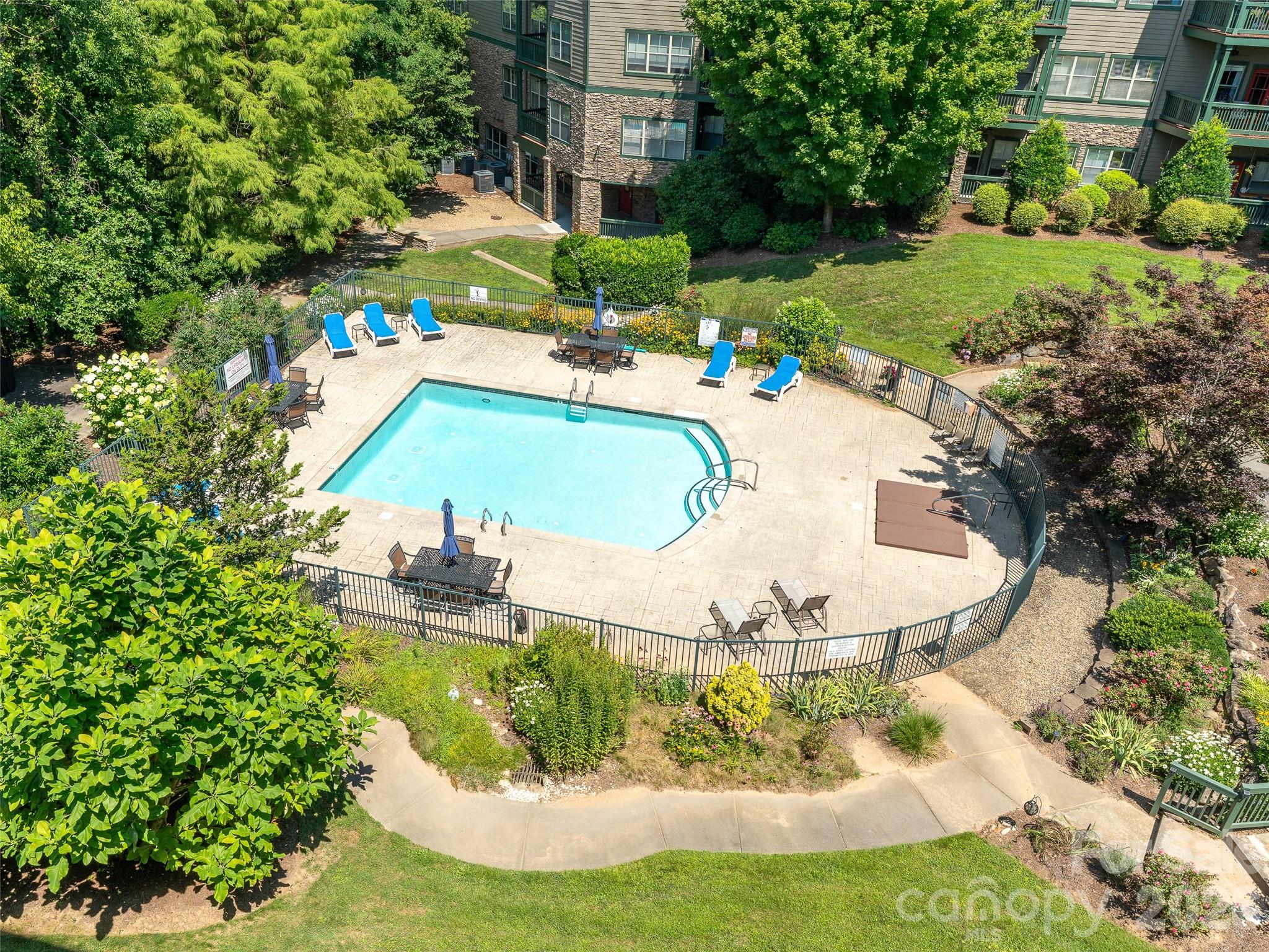 Aerial view of pool and gardens - 9 Kenilworth Knoll, Asheville