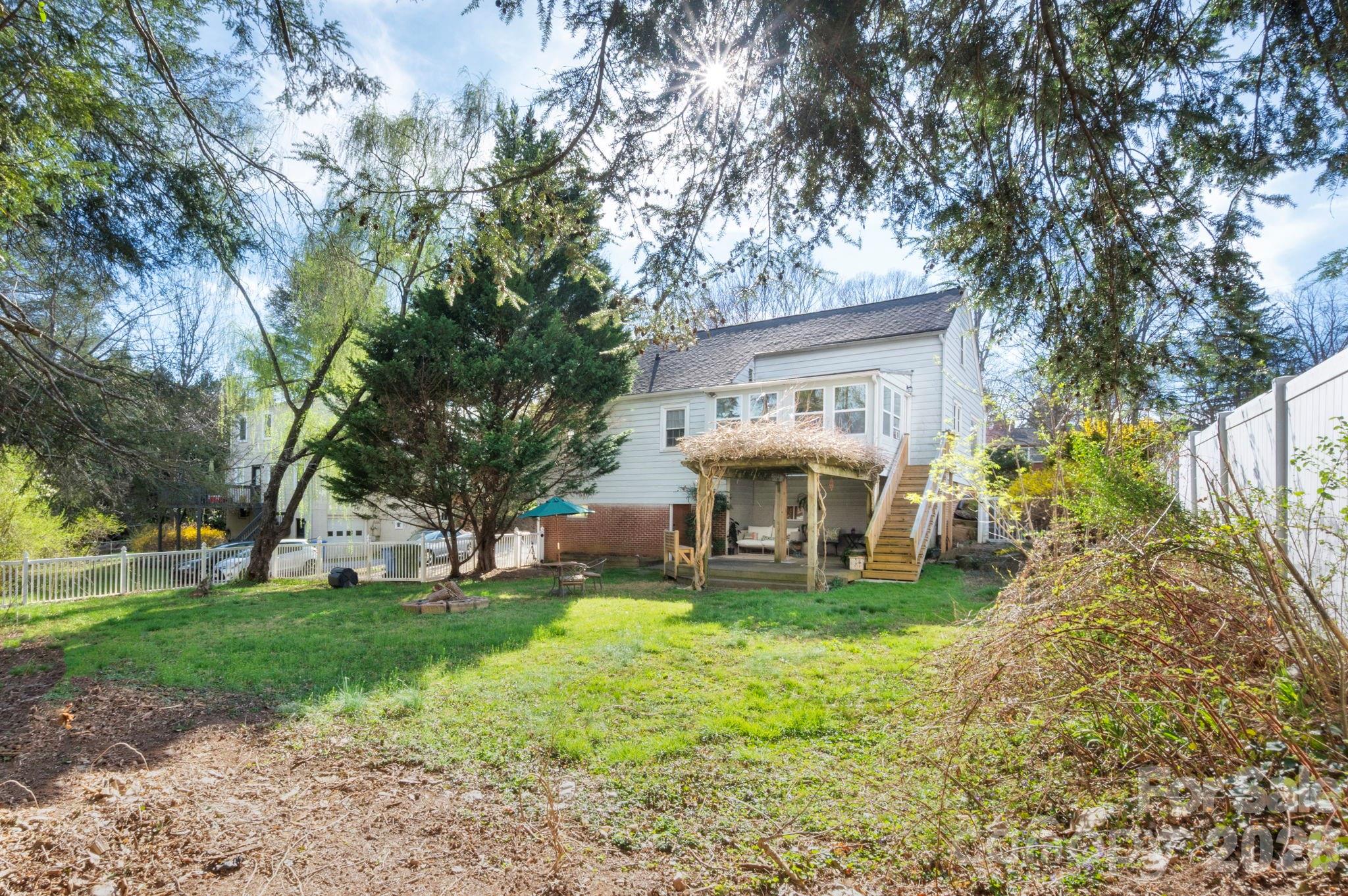 Single Family Residence at 25 Bear Creek Road, Asheville, photo 25 of 32