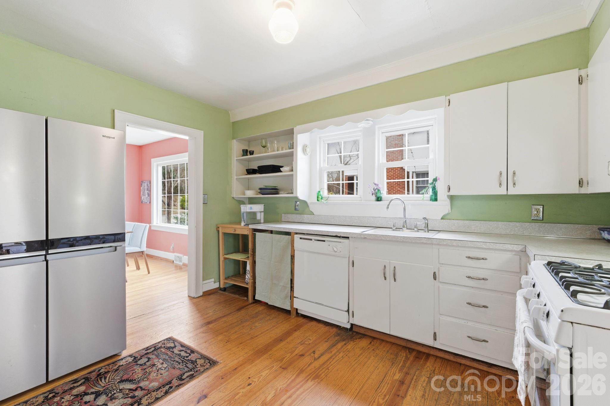 Single Family Residence at 25 Bear Creek Road, Asheville, photo 7 of 32