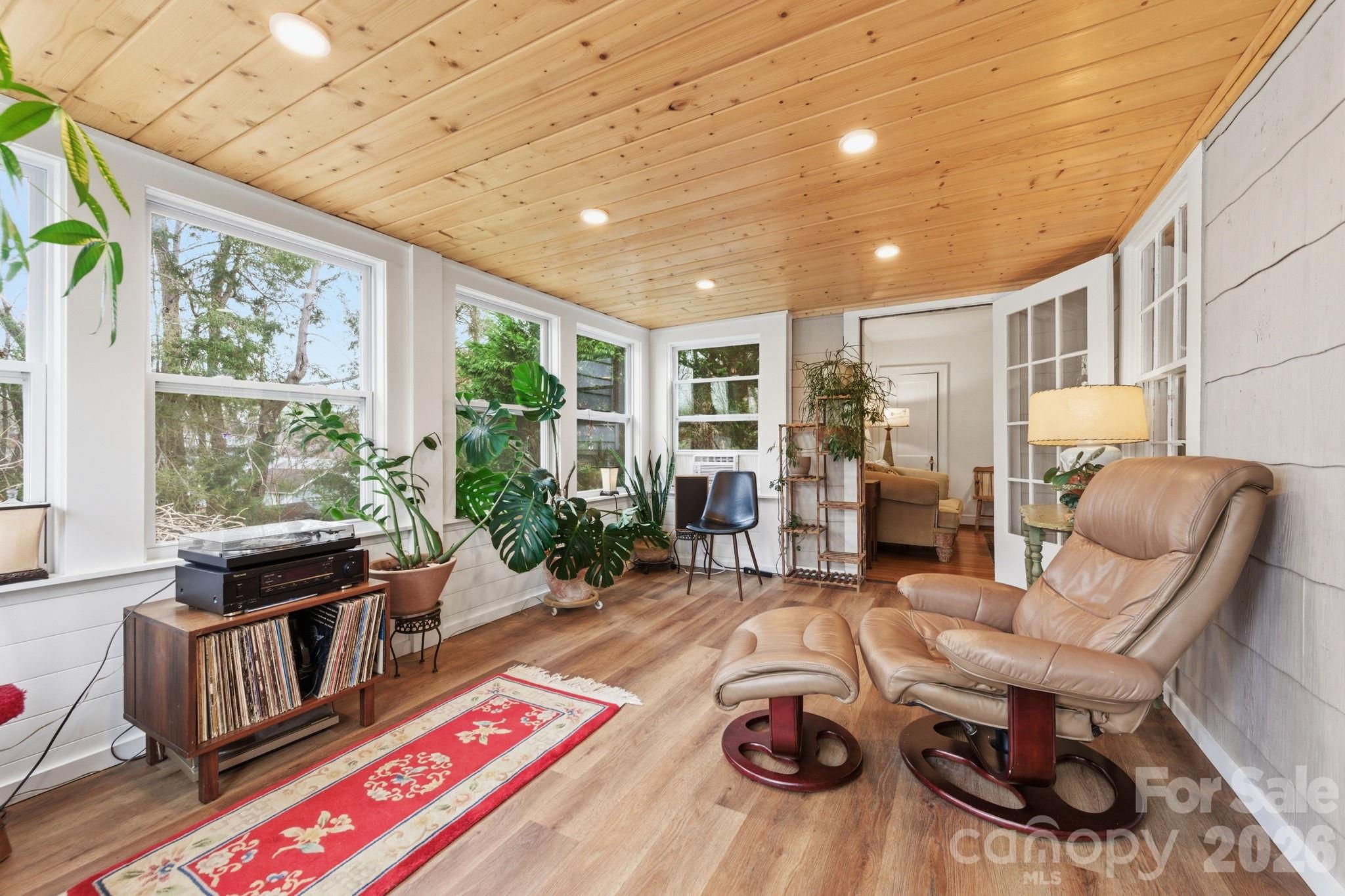 Single Family Residence at 25 Bear Creek Road, Asheville, photo 10 of 32