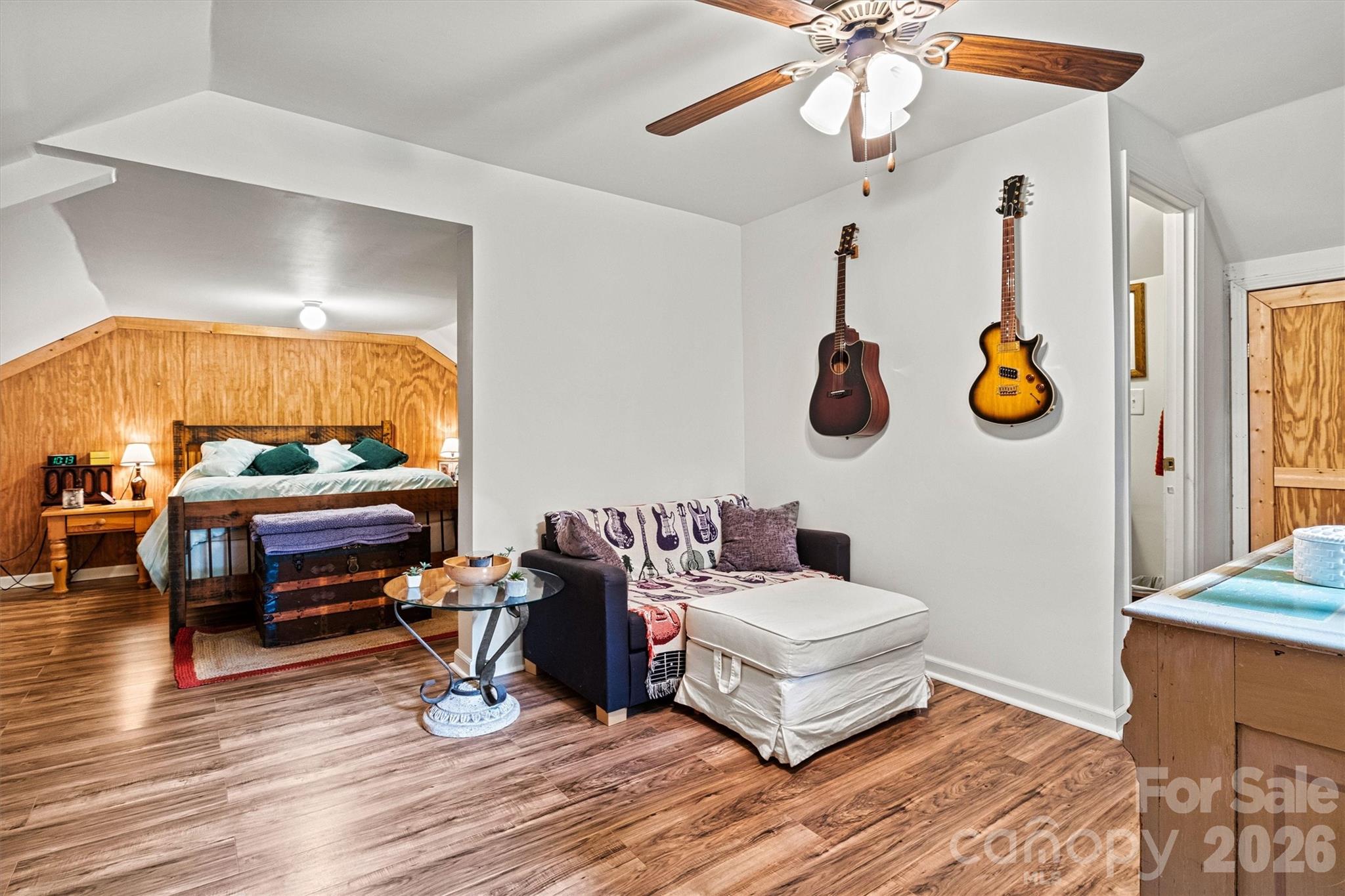 large loft bedroom upstairs - 6051 Pointe West Lane, Vale