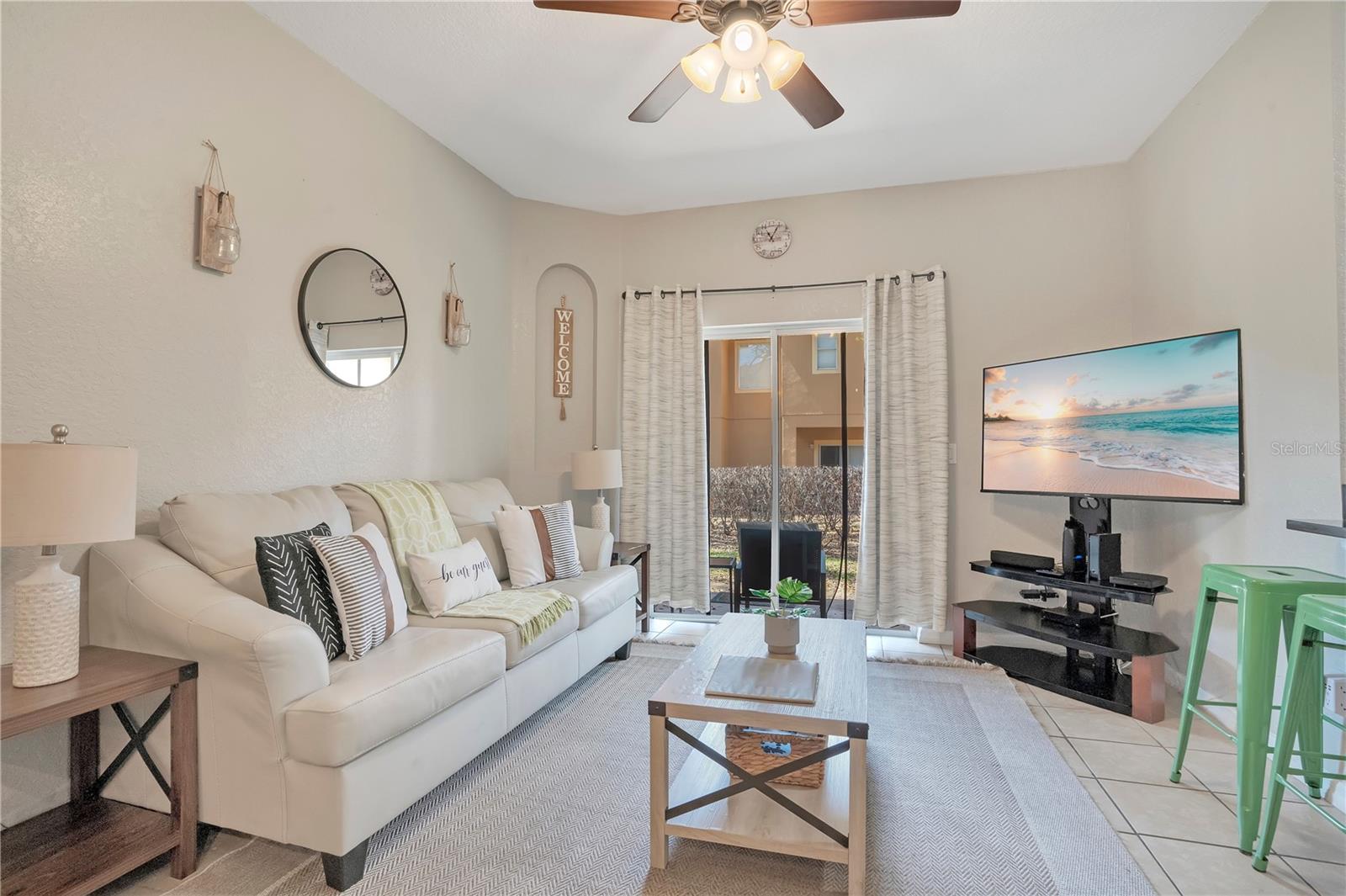 Living Room - 219 MIRAMAR AVE, DAVENPORT