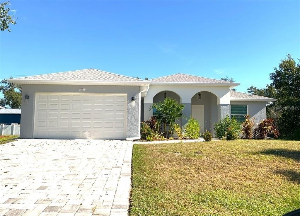 Single Family Residence at 7194 PINEDALE DR, PORT CHARLOTTE, photo 2 of 24