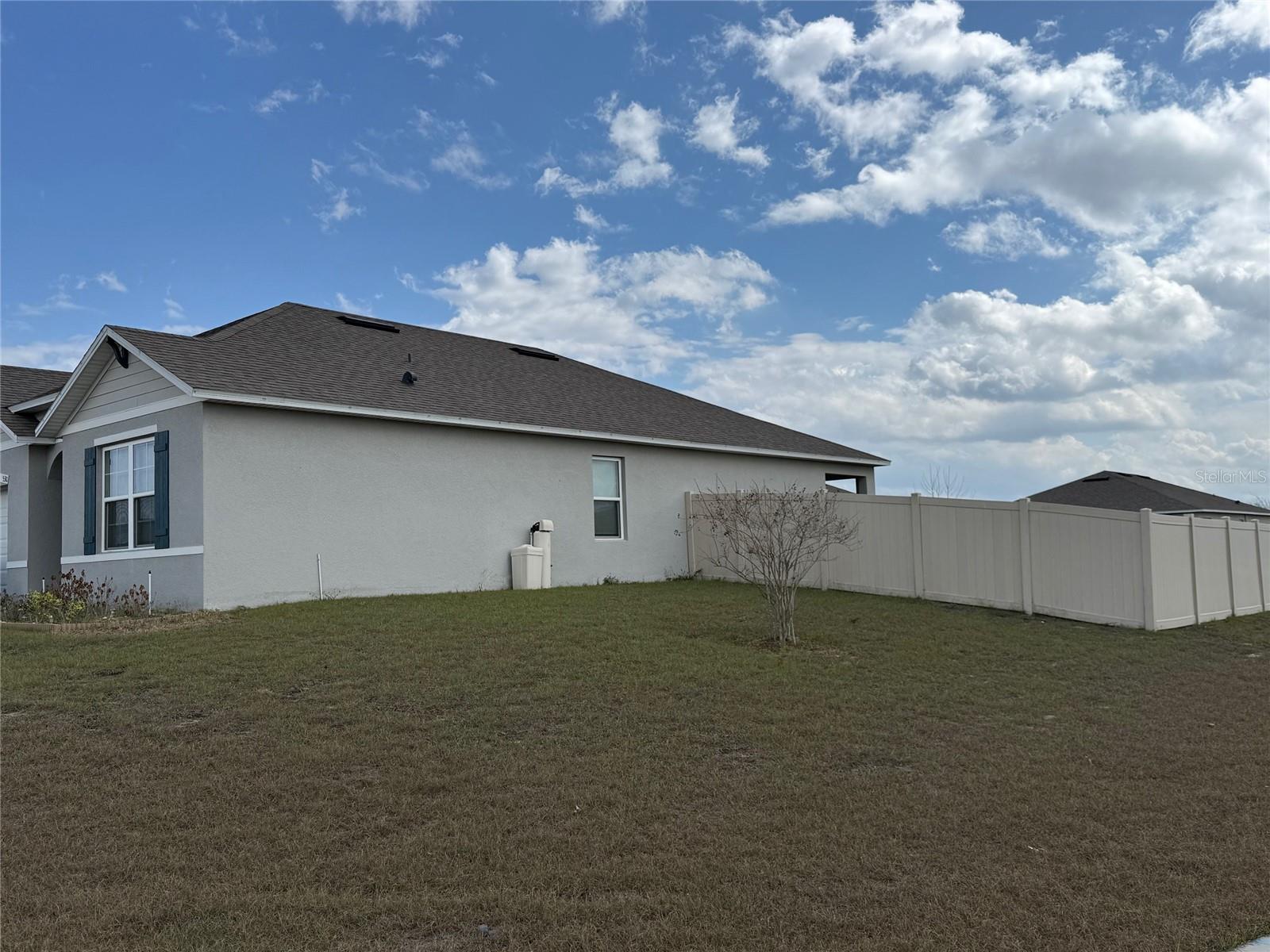 Single Family Residence at 530 AUBURN GROVE TER, AUBURNDALE, photo 3 of 11