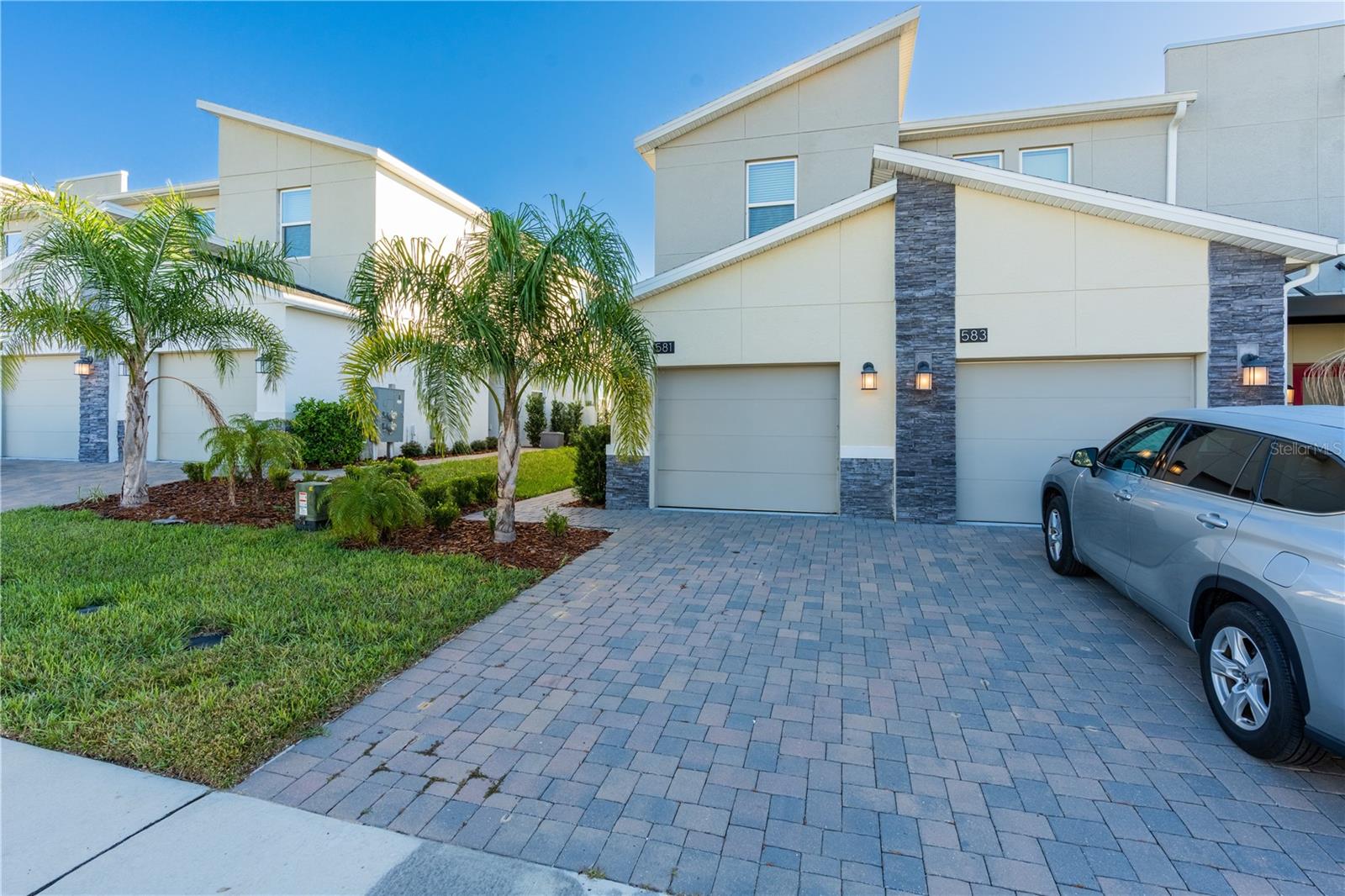 581 OCEAN COURSE AVE #581
