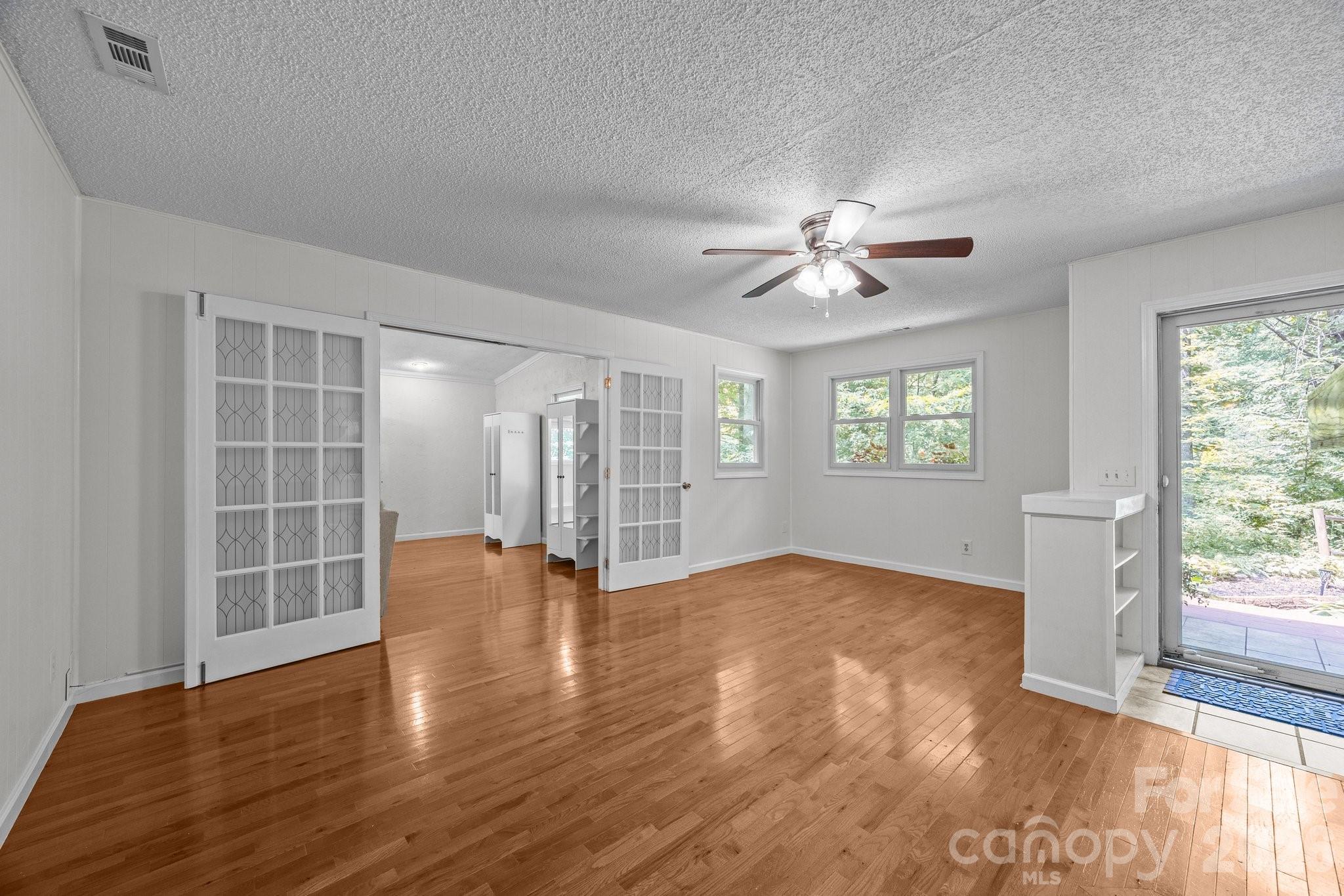 Large Living Area - 193 Timberside Drive, Mars Hill