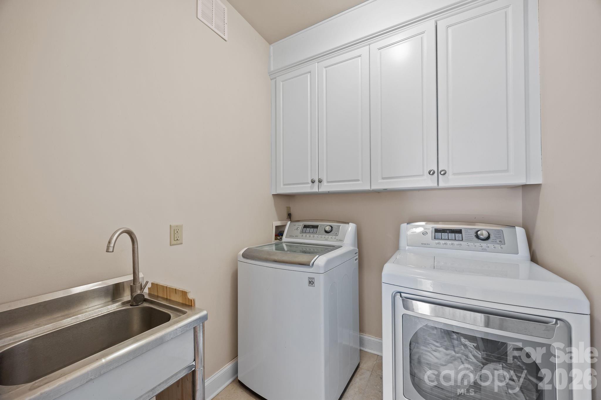 Condominium at 5 Lila Lane, Clyde, photo 24 of 38