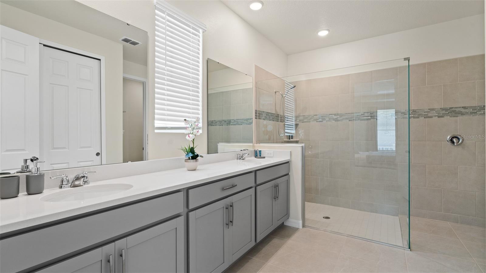 Villa at 8917 COCONUT BREEZE DR, KISSIMMEE, photo 15 of 87