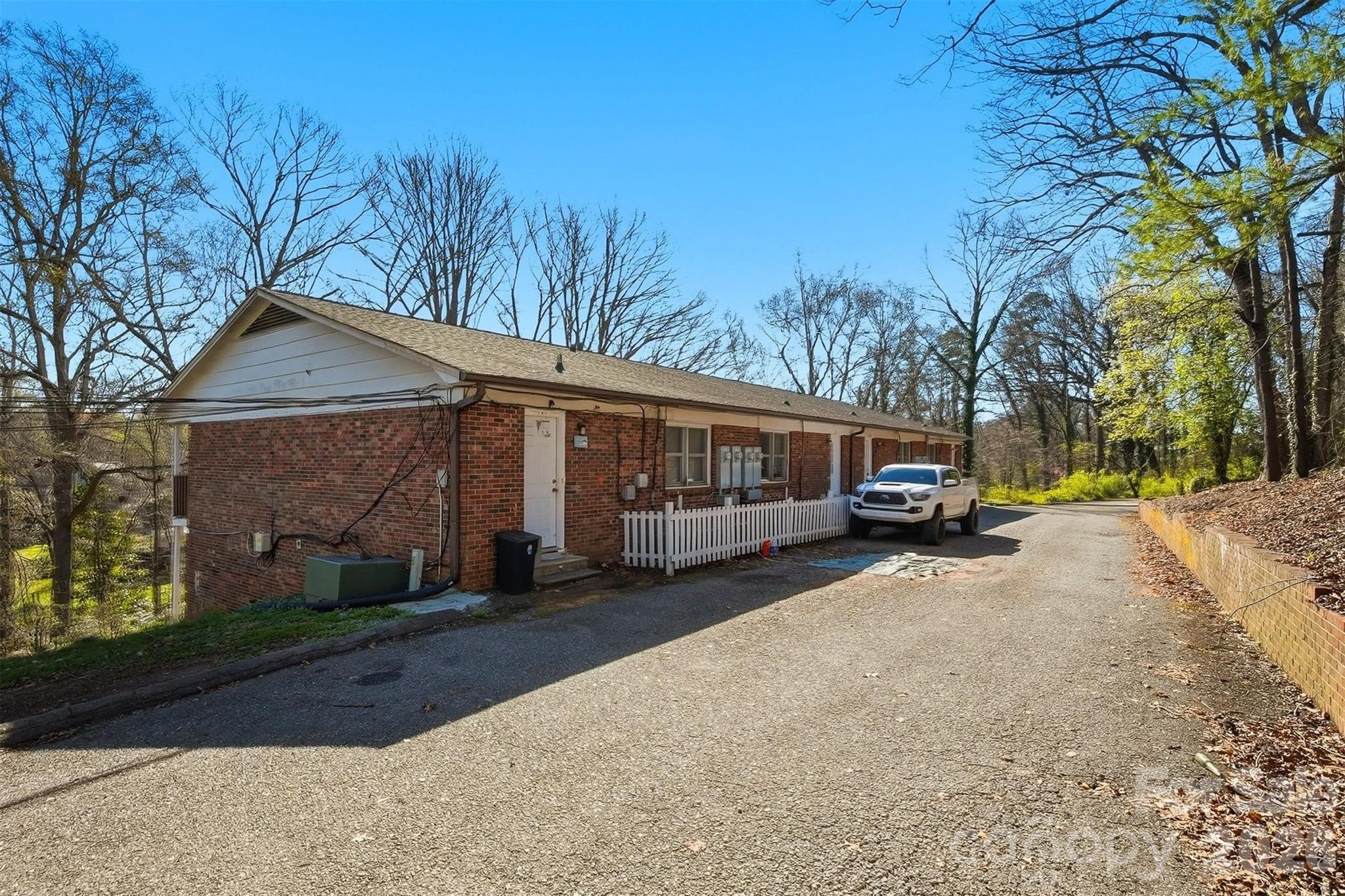 Apartment at 1075 7th Avenue NW, Hickory, photo 5 of 13