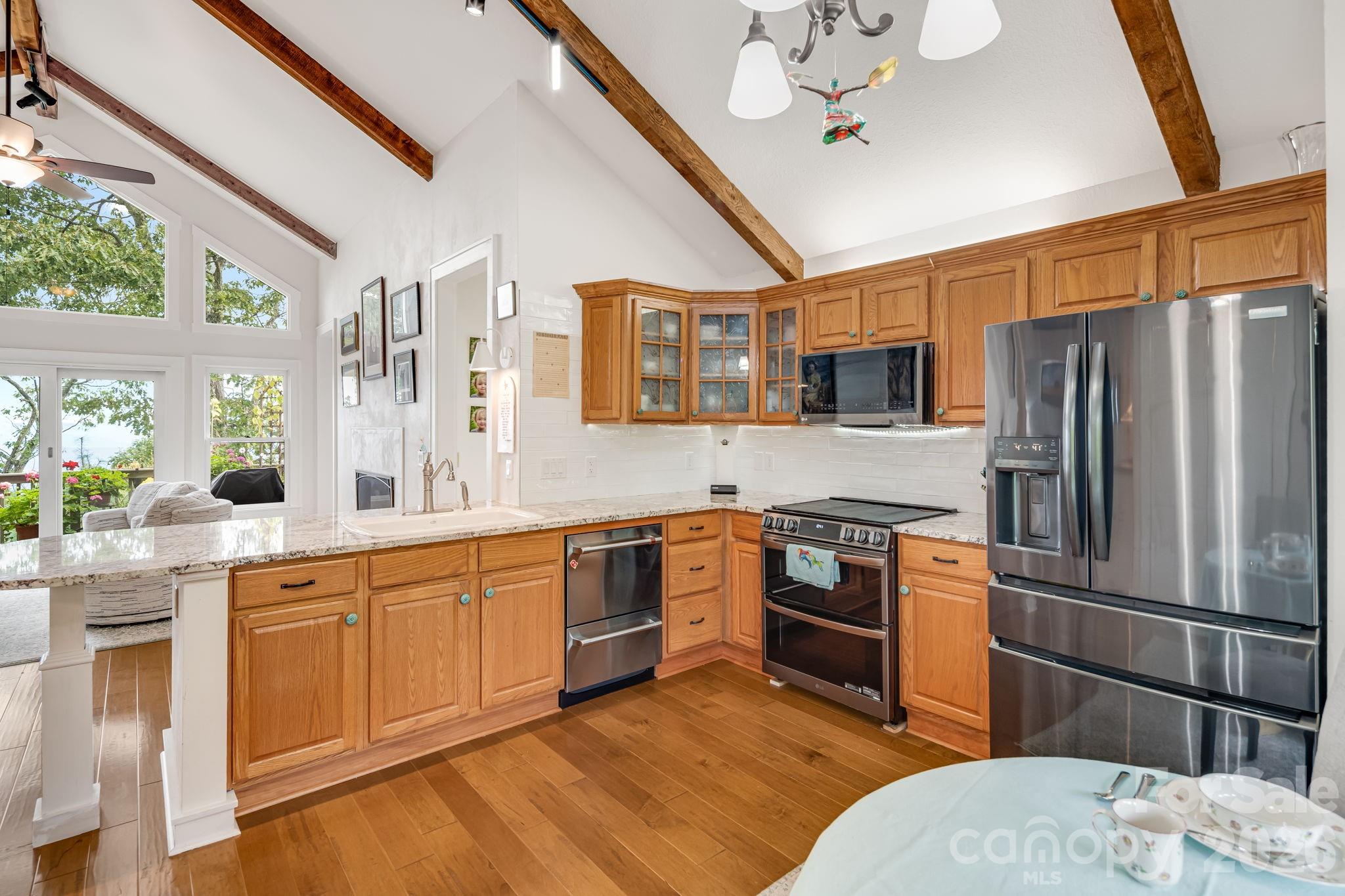 Condominium at 133 Club House Drive, Burnsville, photo 10 of 33