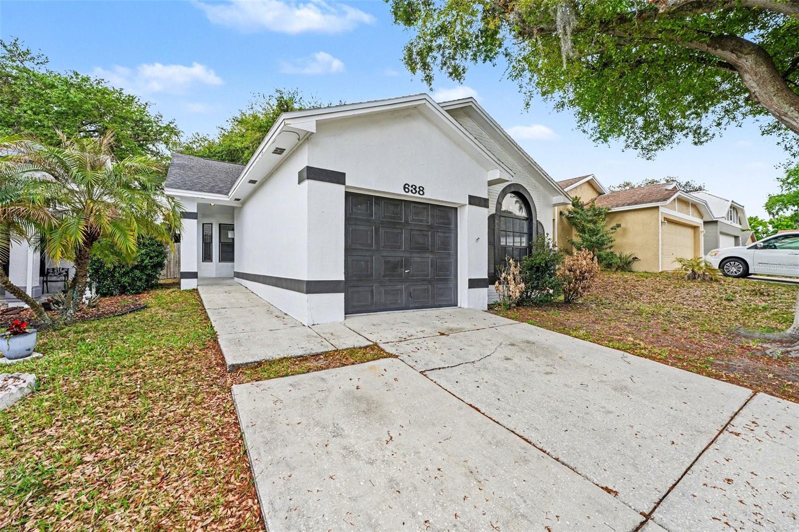 Single Family Residence at 638 LAKE DEXTER CIR, WINTER HAVEN, photo 2 of 25