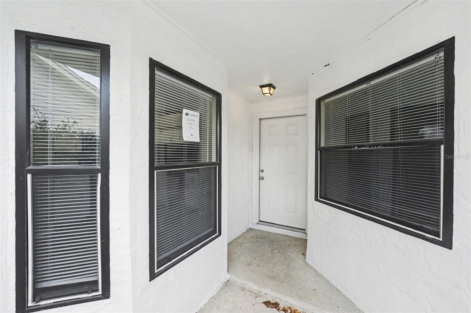 Single Family Residence at 638 LAKE DEXTER CIR, WINTER HAVEN, photo 3 of 25