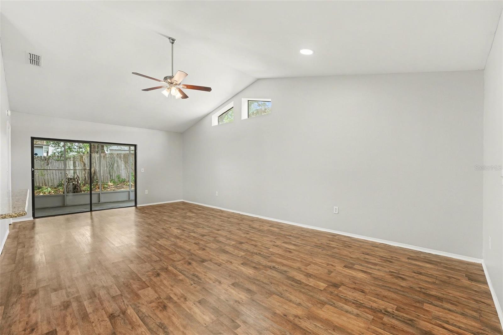 Single Family Residence at 638 LAKE DEXTER CIR, WINTER HAVEN, photo 6 of 25