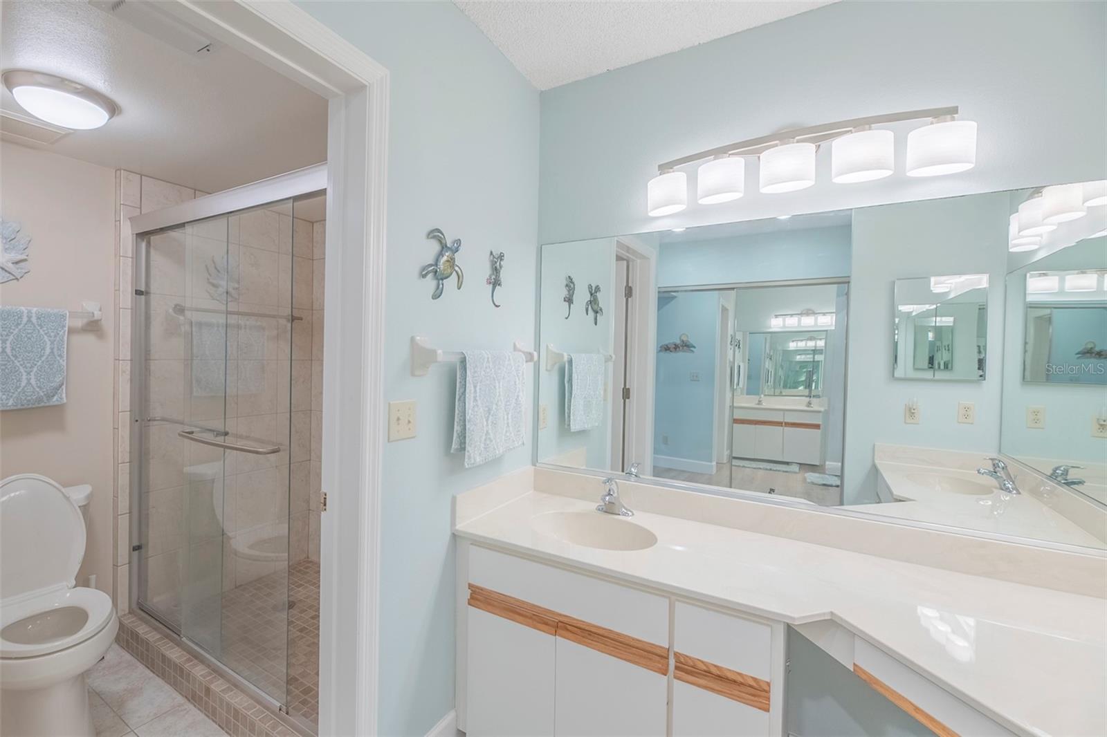Bathroom off of third bedroom. - 425 CERROMAR TER #459, VENICE