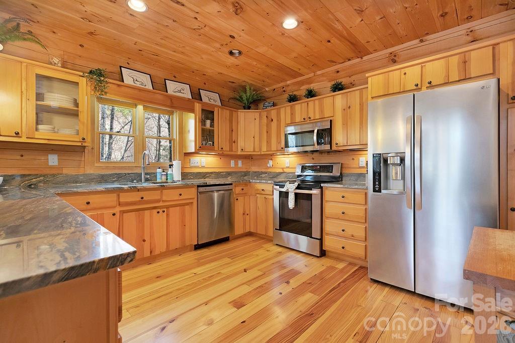 Single Family Residence at 130 Greenfield Circle, Brevard, photo 13 of 48