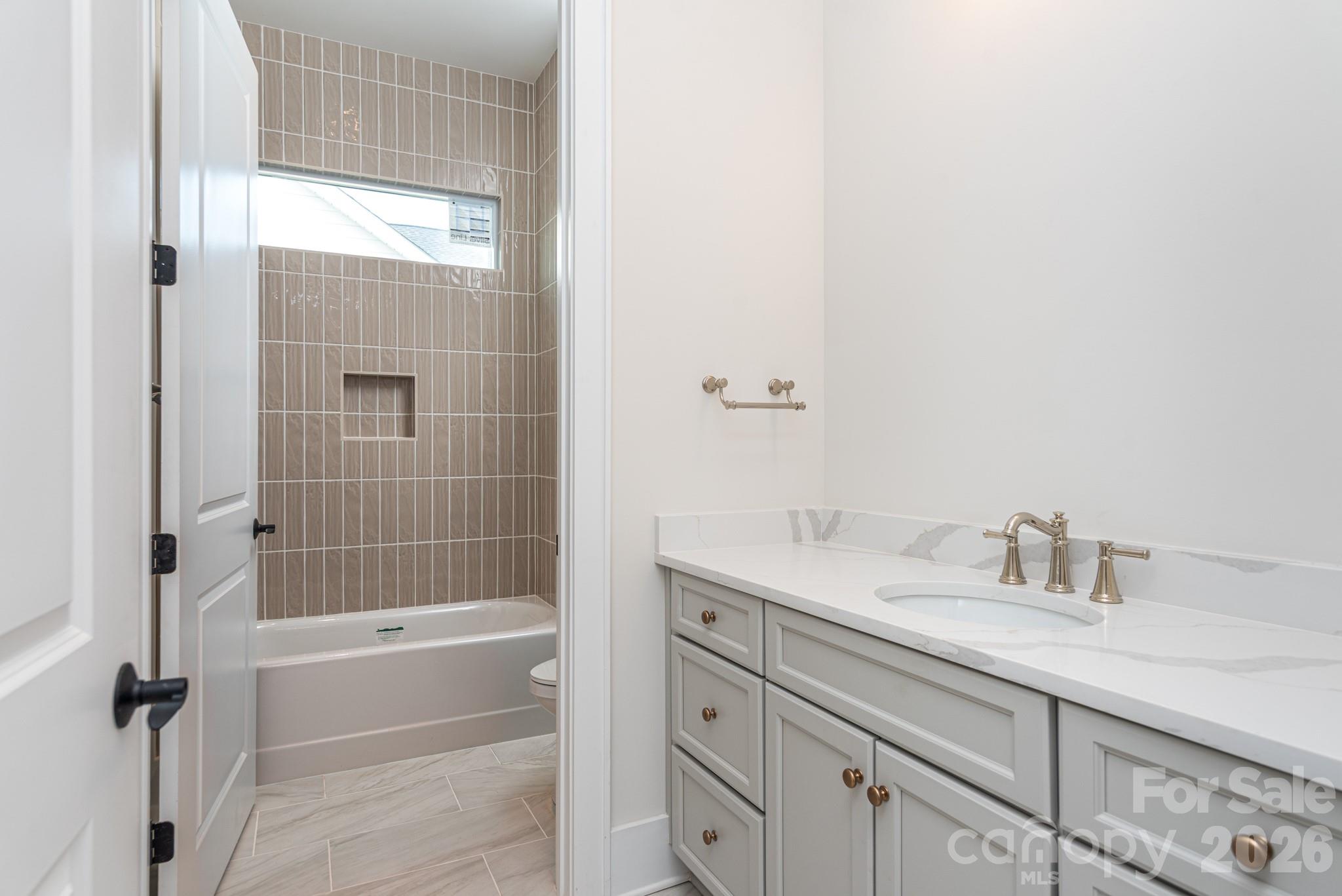 Guest Bathroom - 12813 Mayes Road, Huntersville