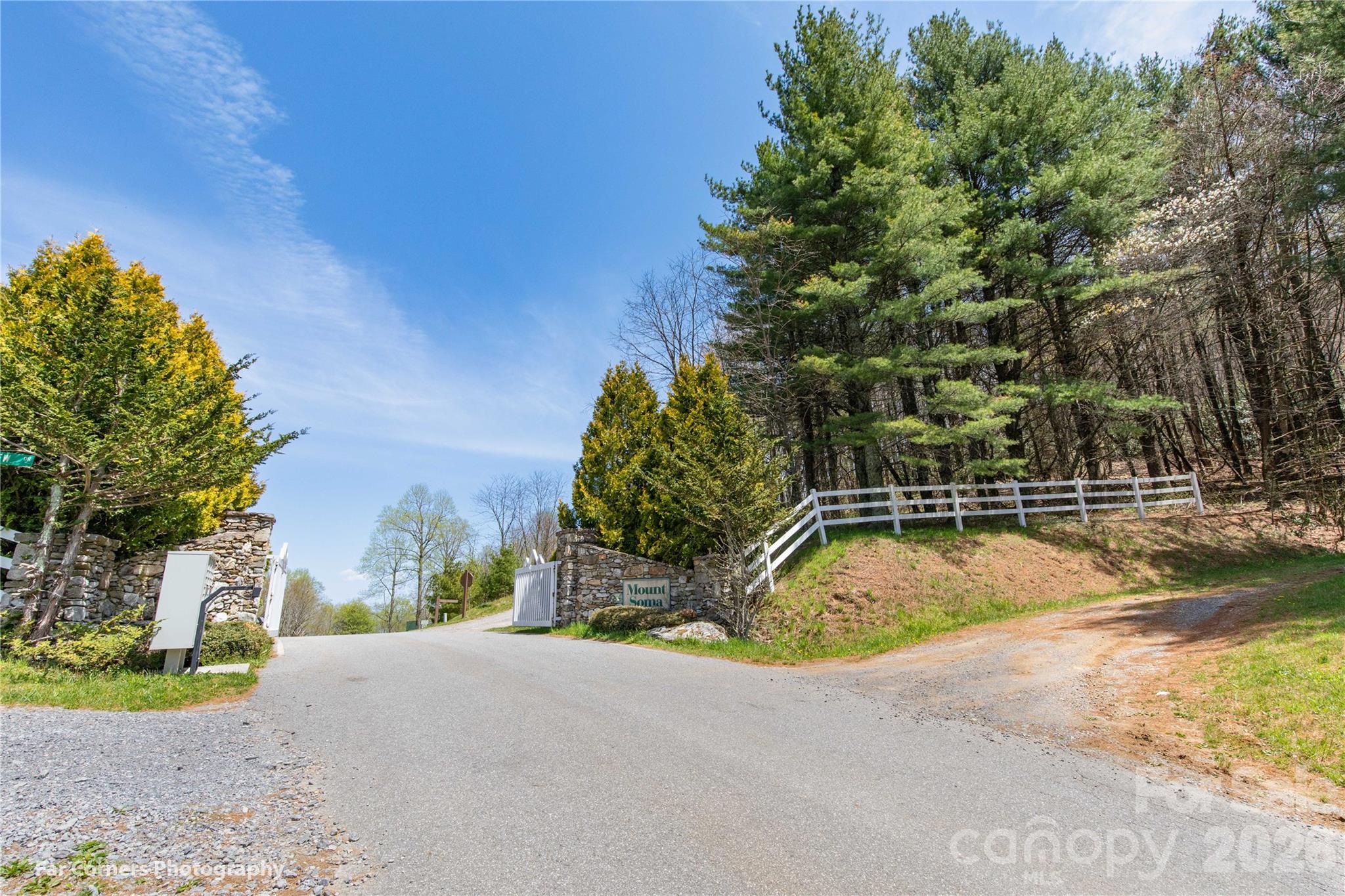 Community Entrance - 14 Lila Lane, Clyde