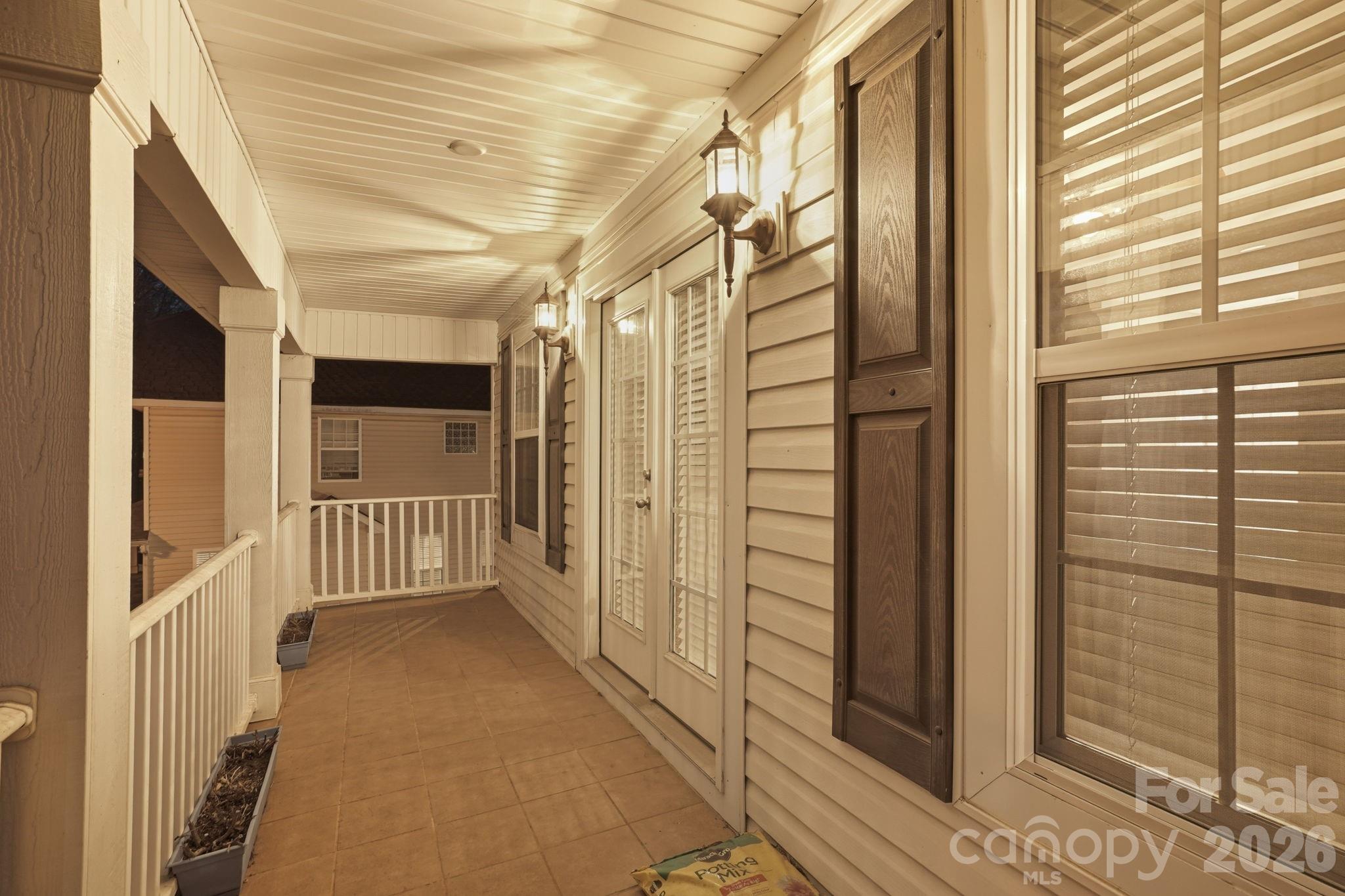 Single Family Residence at 13062 Windy Lea Lane, Huntersville, photo 5 of 48