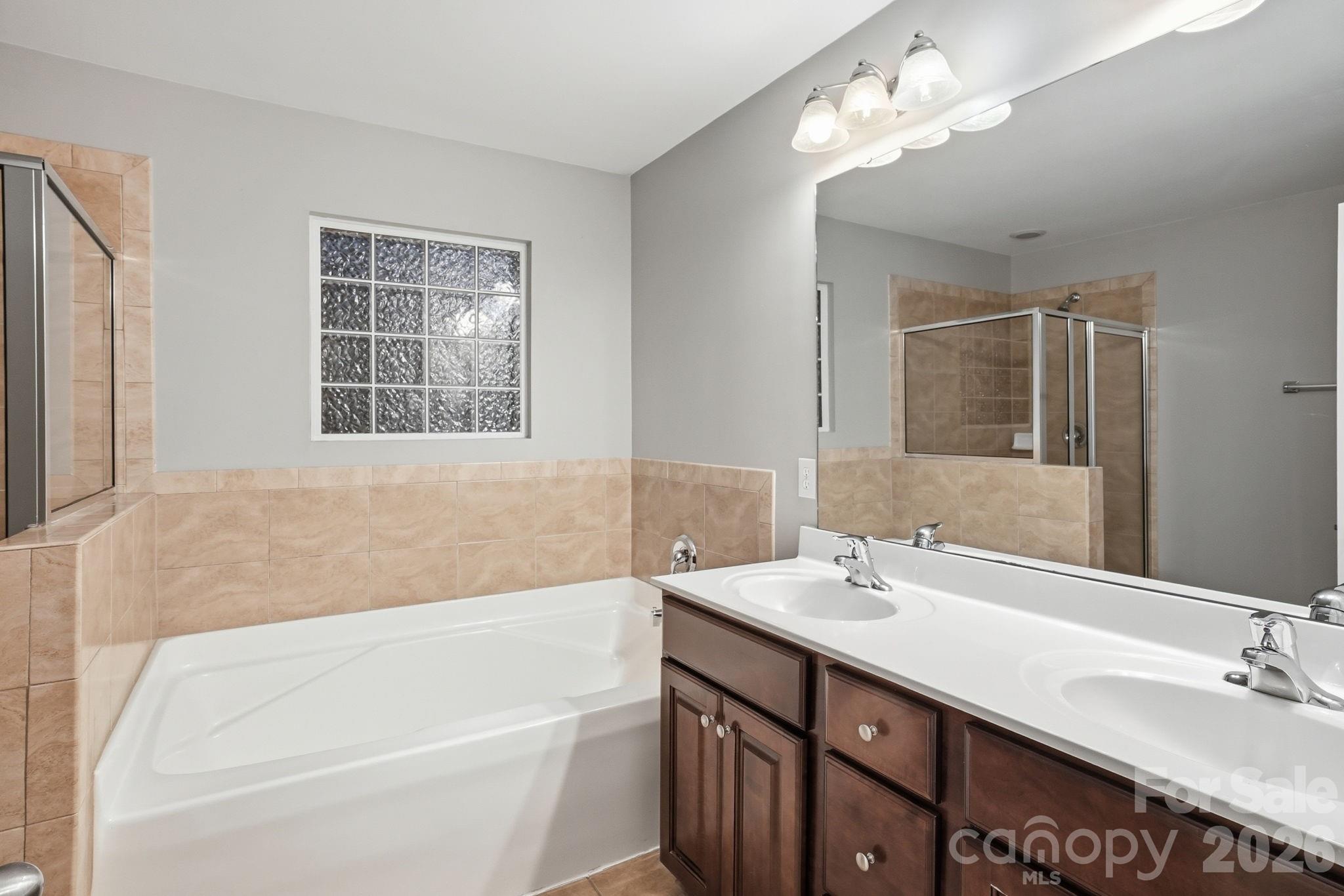 Single Family Residence at 13062 Windy Lea Lane, Huntersville, photo 31 of 48