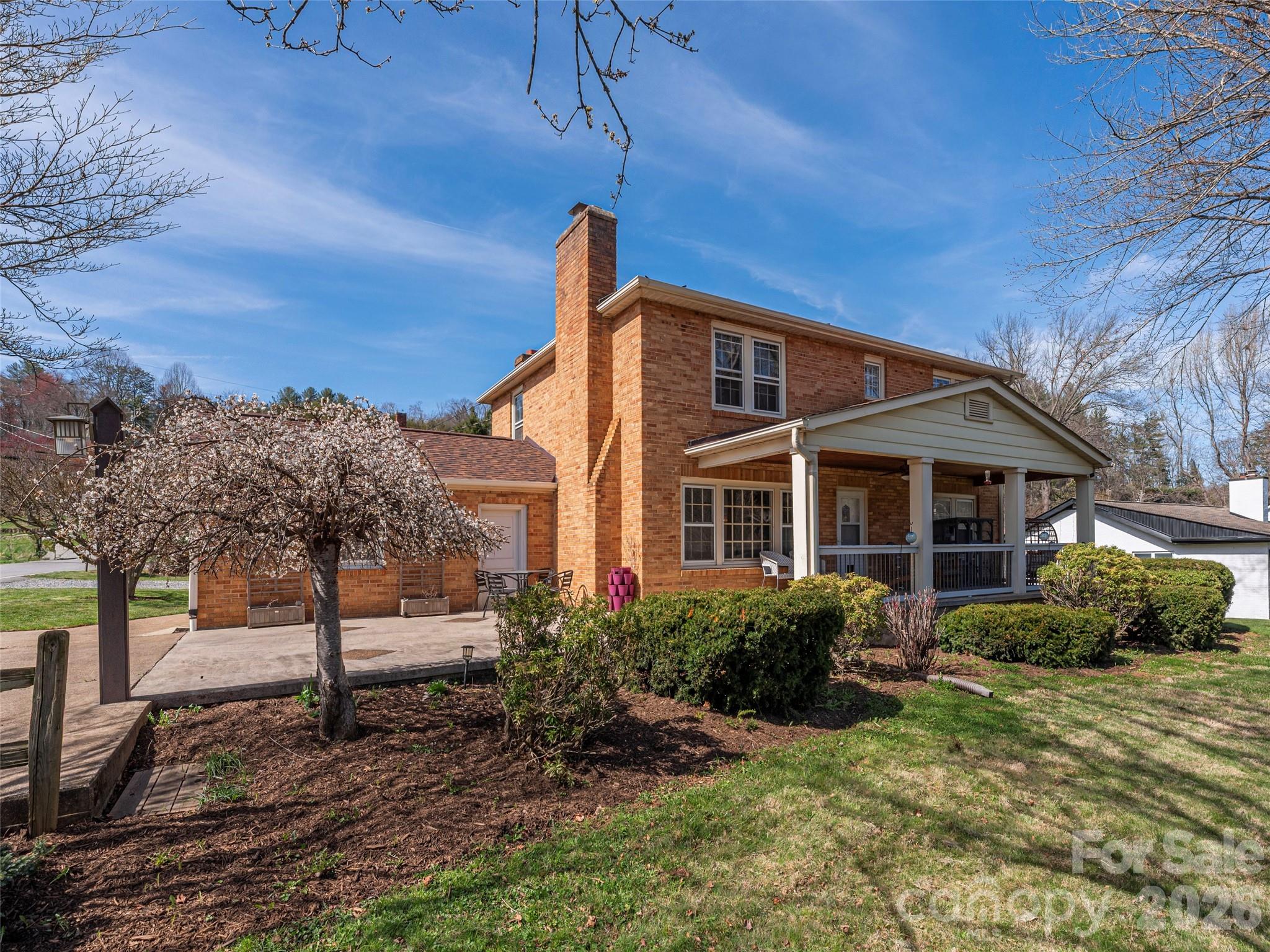 Single Family Residence at 20 Zemery Lane, Waynesville, photo 3 of 42