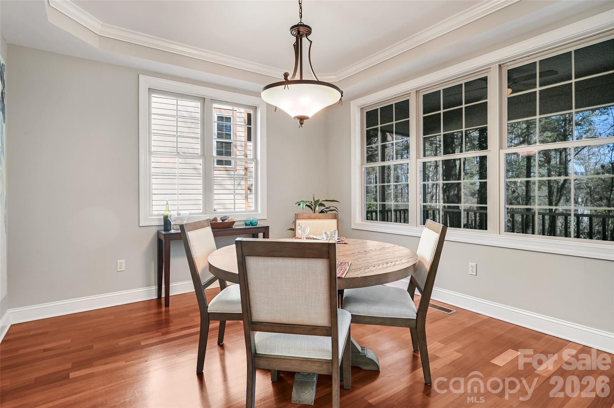 Single Family Residence at 43 S Kuykendall Court, Hendersonville, photo 10 of 36