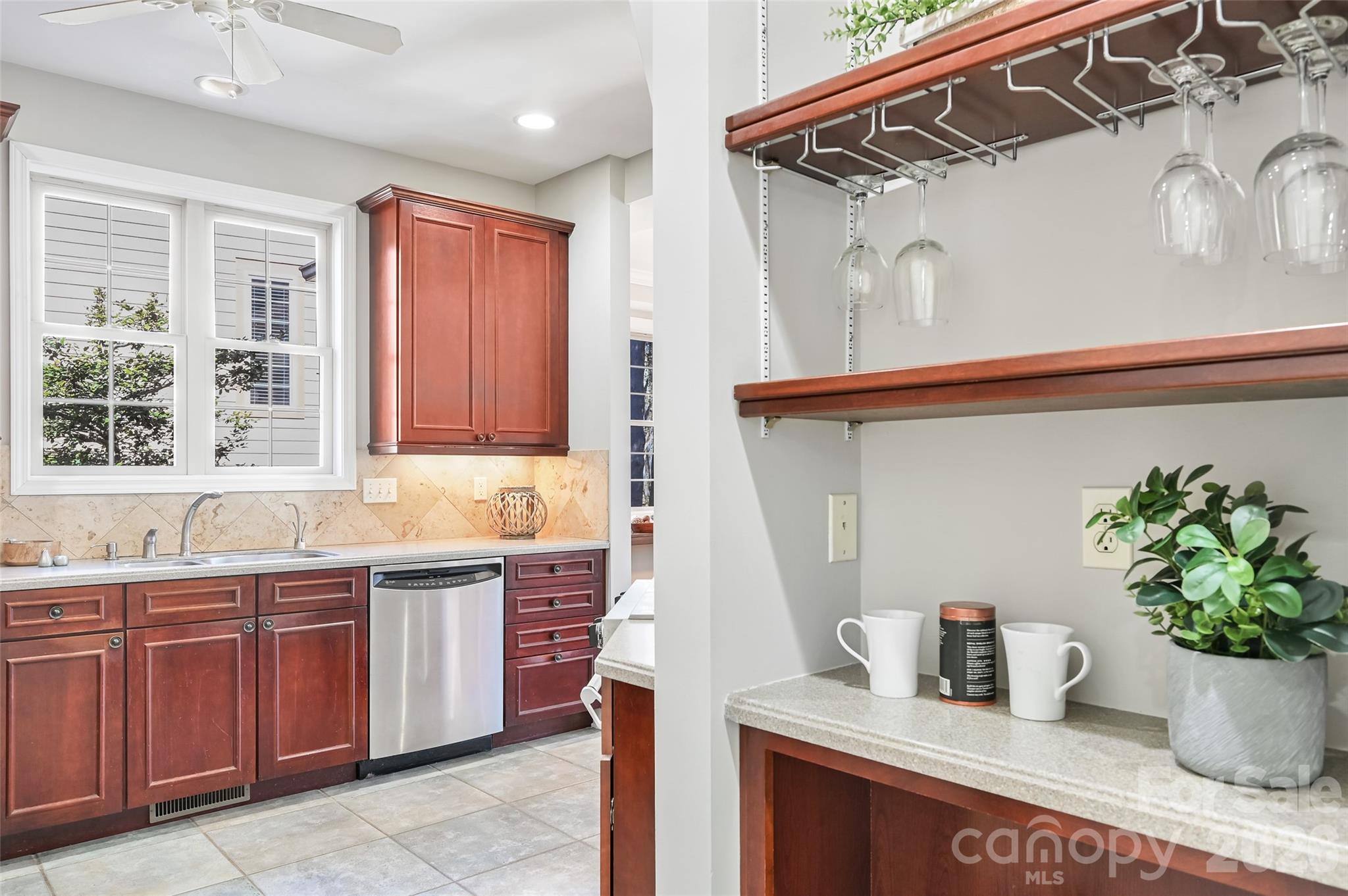 Single Family Residence at 43 S Kuykendall Court, Hendersonville, photo 15 of 36
