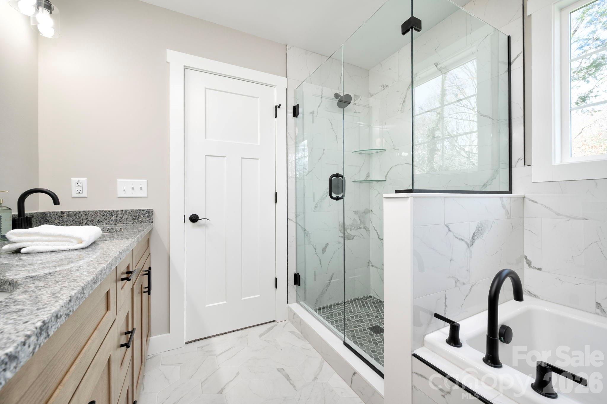 Beautifully Finished Primary Ensuite - 9 Myrtle Lee Cove, Arden