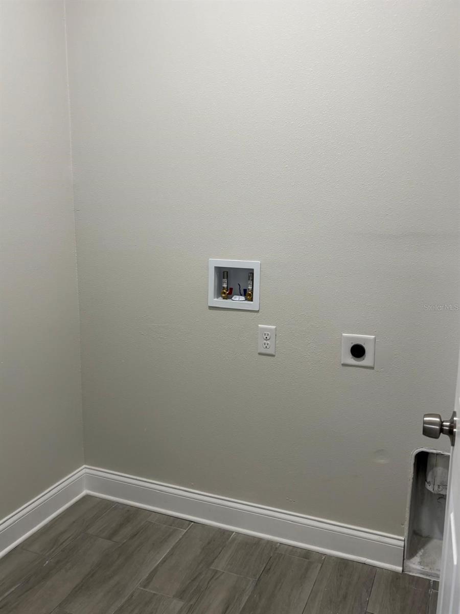 Townhouse at 427 MADISON CIR, DAVENPORT, photo 9 of 21