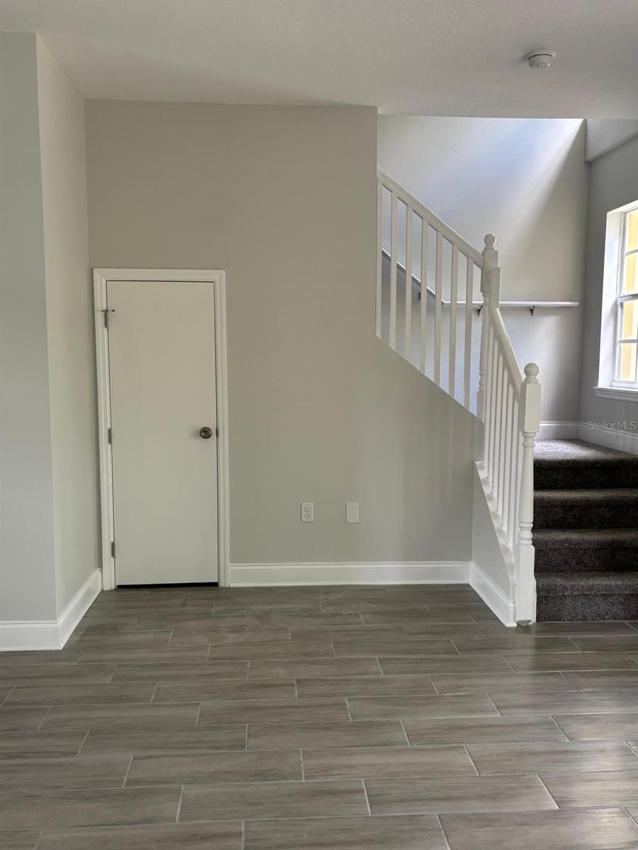 Townhouse at 427 MADISON CIR, DAVENPORT, photo 10 of 21