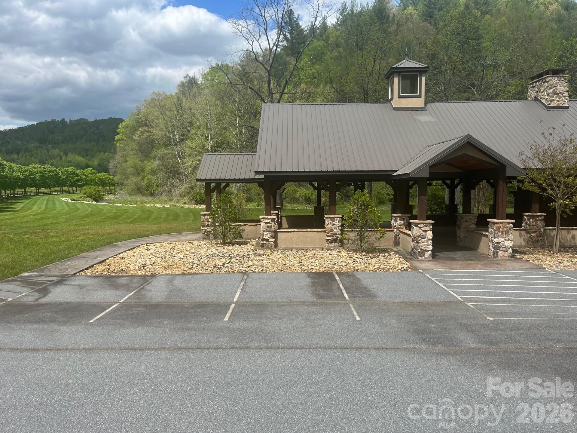 clubhouse - 531 Roca Vista Drive, Lenoir