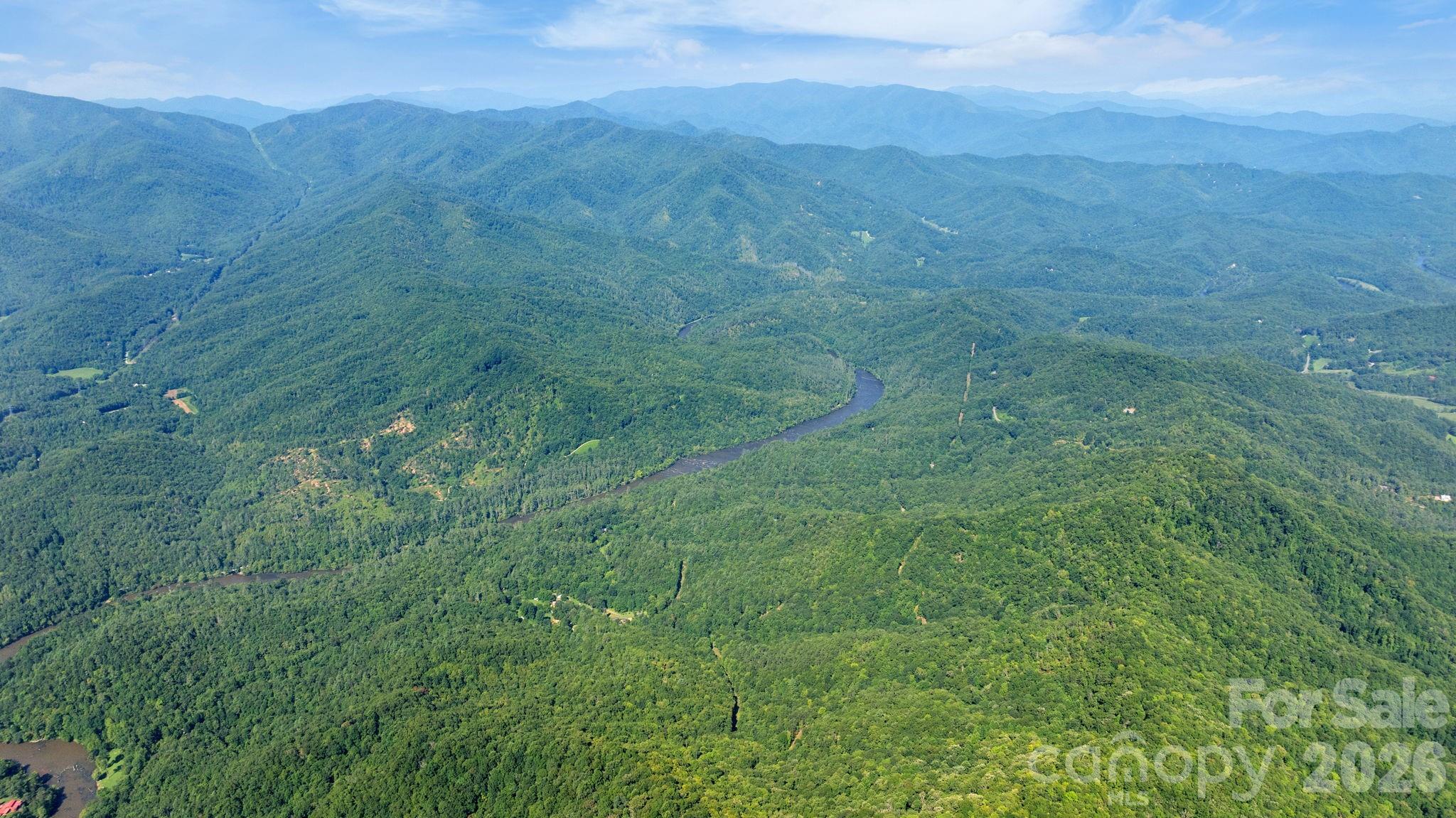 Little Tennesee River and to the northwest Great Smoky Mountains National Park - 80 Breezewood Drive, Bryson City