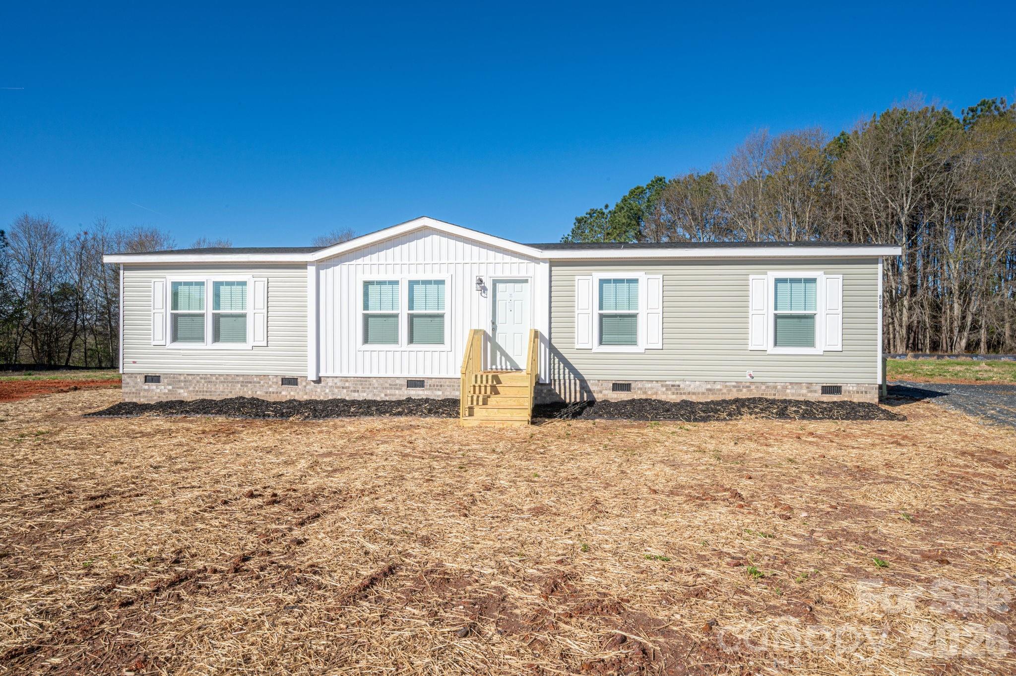 Exterior - 808 W Eagleview Lane, Lawndale