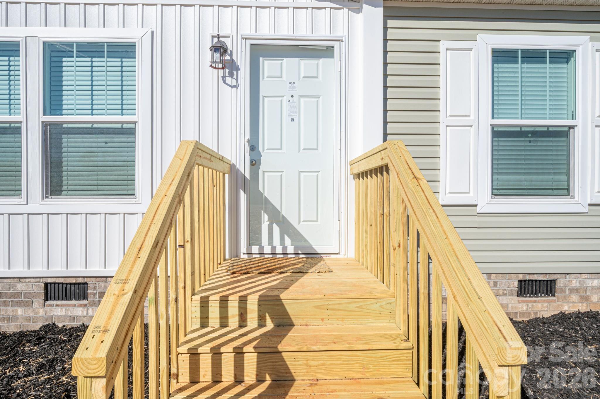Exterior - 808 W Eagleview Lane, Lawndale