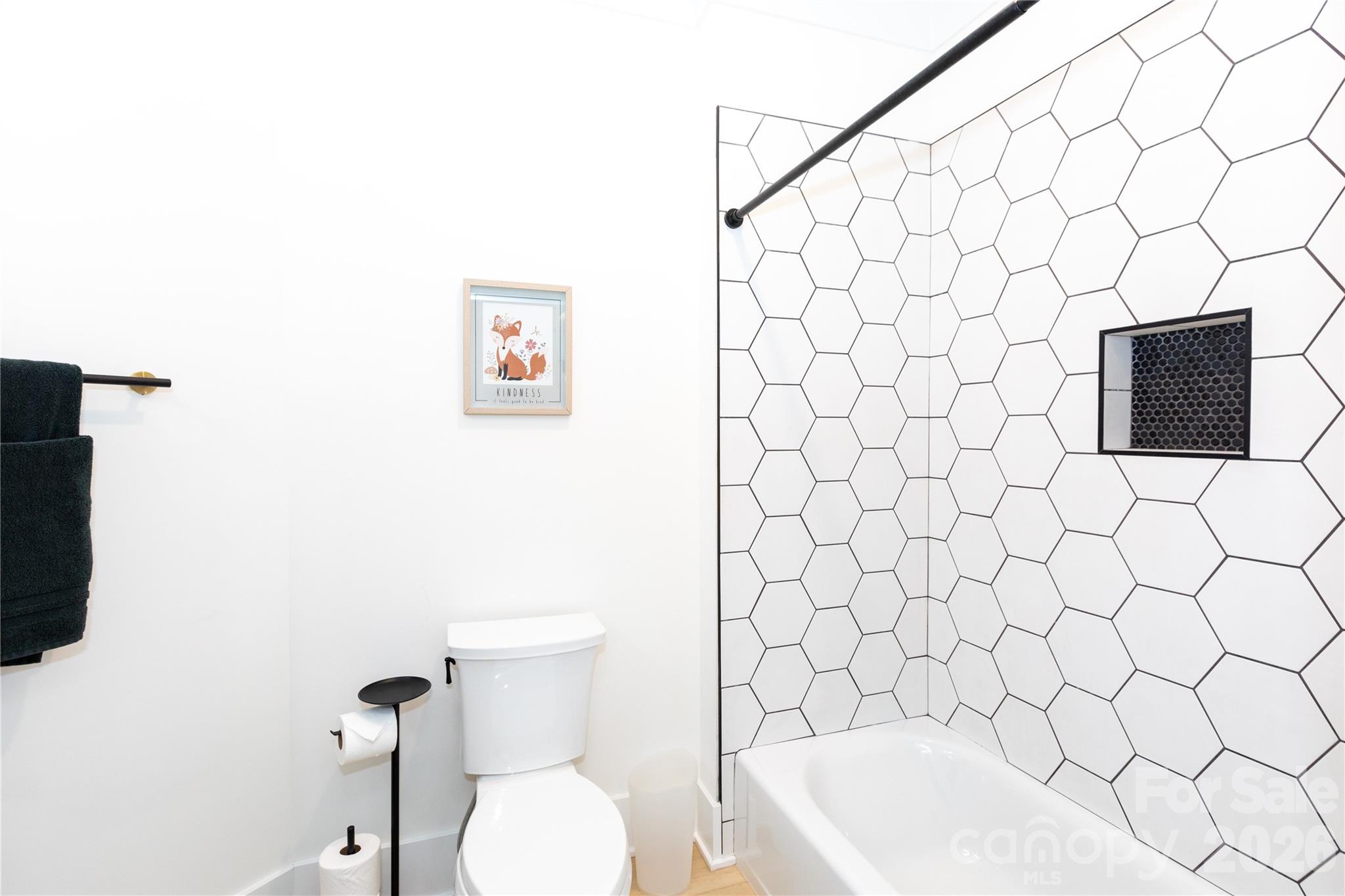 Ensuite bathroom - 124 Direct Drive, Mooresville