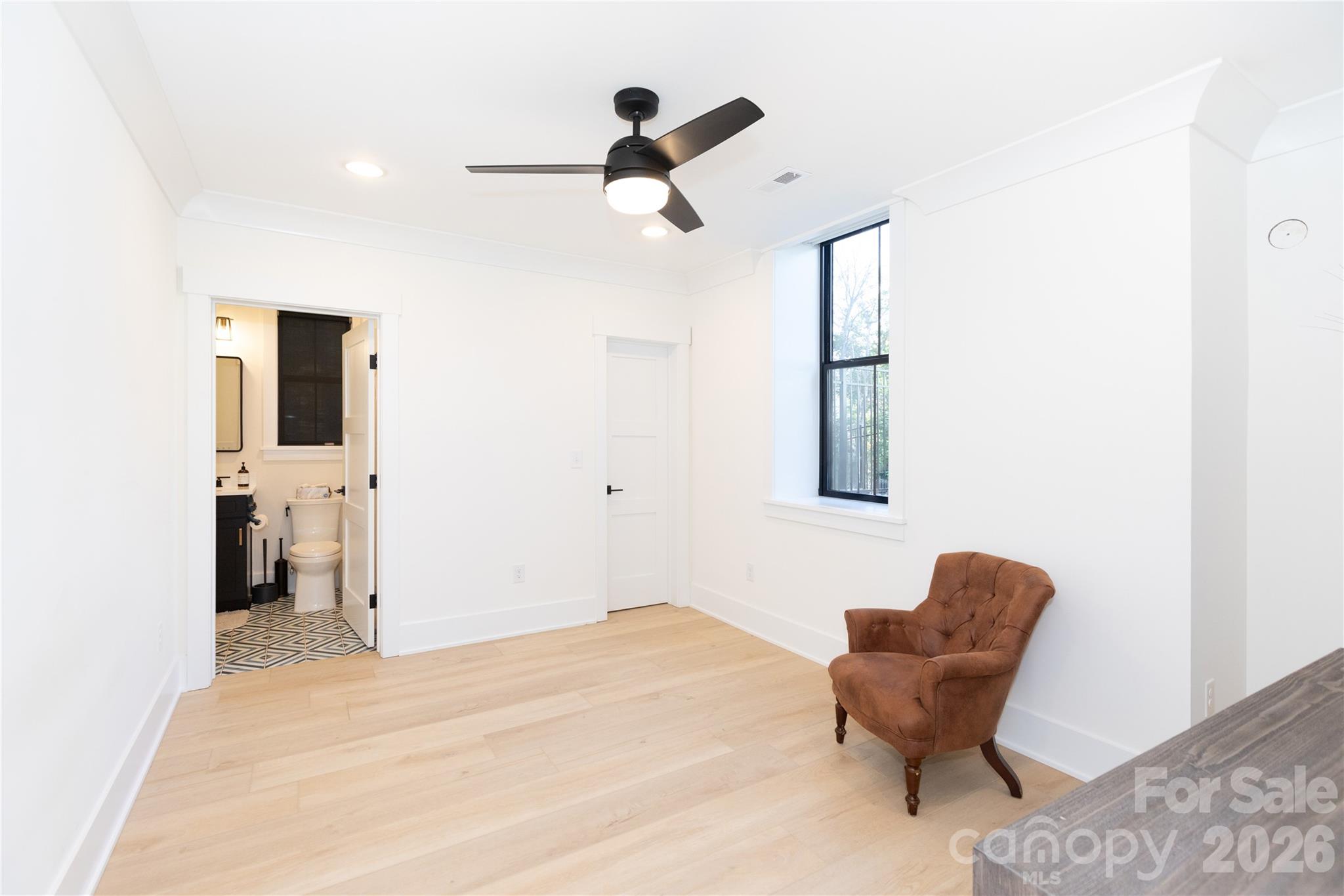 Flex space with ensuite bathroom - 124 Direct Drive, Mooresville