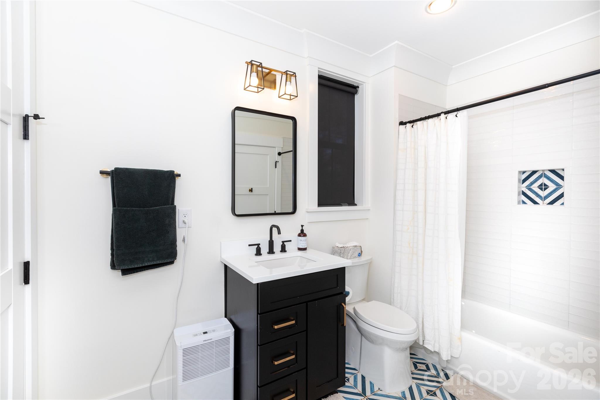 Ensuite bathroom in basement - 124 Direct Drive, Mooresville