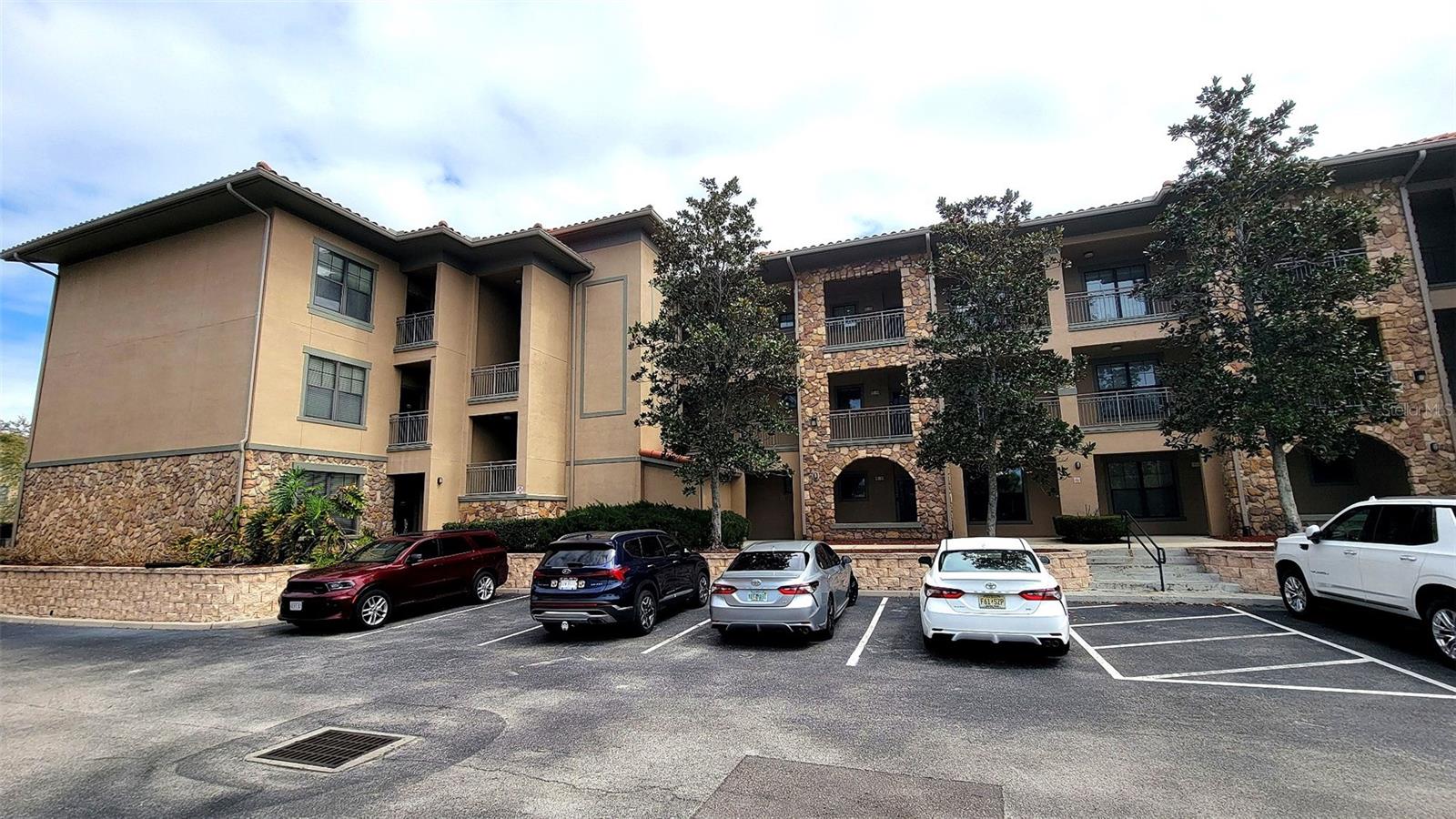 Condominium at 914 CHARO PKWY #123, DAVENPORT, photo 3 of 50