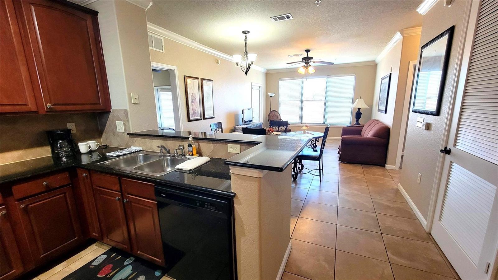 Condominium at 914 CHARO PKWY #123, DAVENPORT, photo 8 of 50