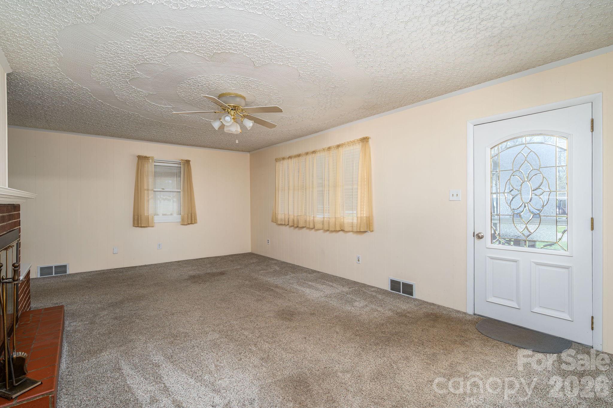 Single Family Residence at 608 N State Street, Lincolnton, photo 5 of 42