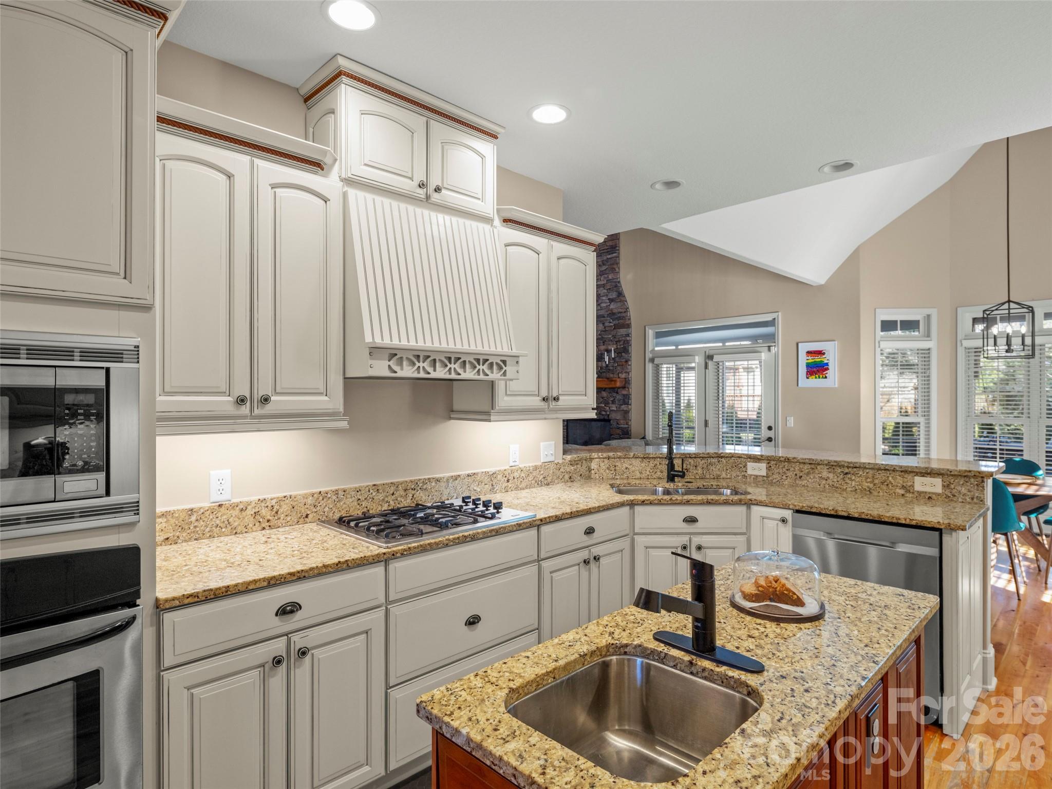 Single Family Residence at 47 Ledgestone Drive, Fairview, photo 13 of 35