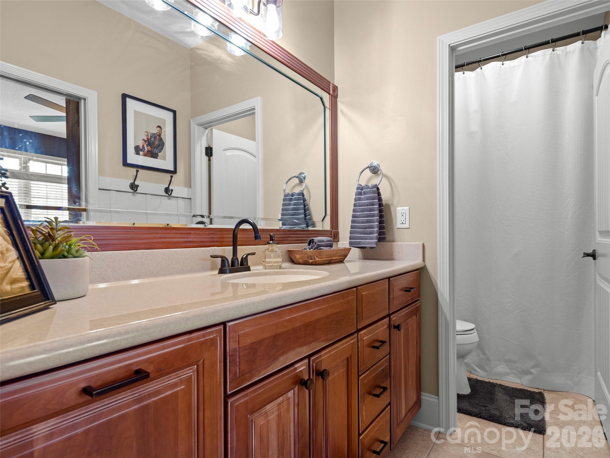 Single Family Residence at 47 Ledgestone Drive, Fairview, photo 24 of 35