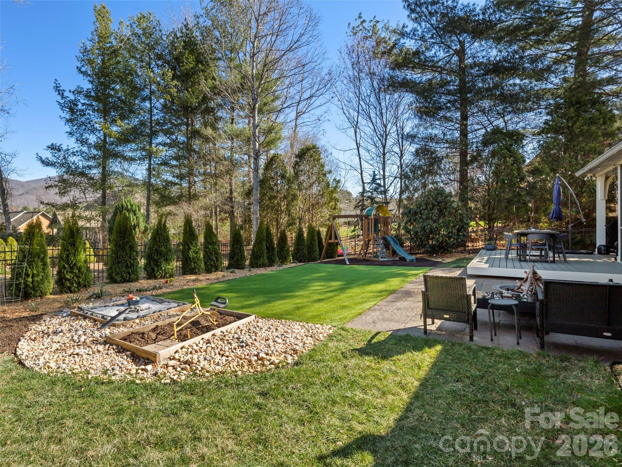 Single Family Residence at 47 Ledgestone Drive, Fairview, photo 35 of 35