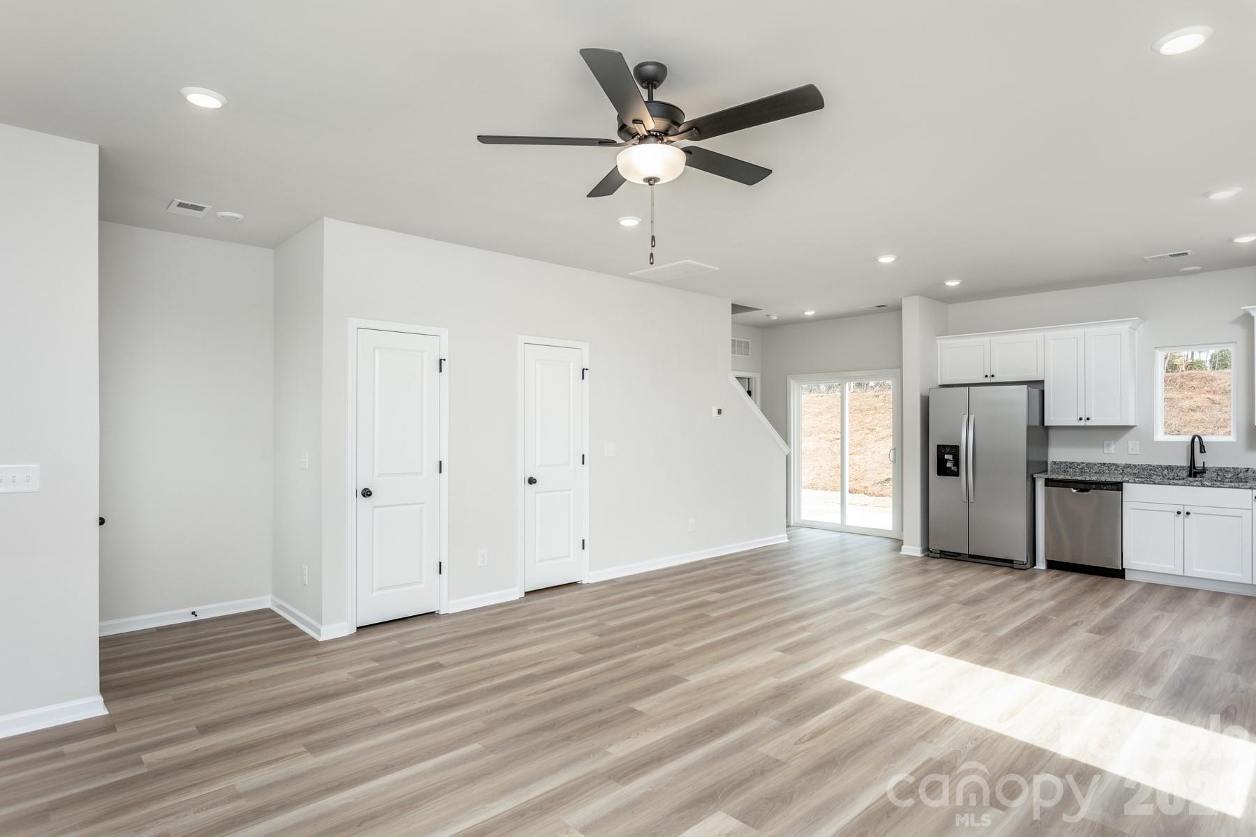 Single Family Residence at 3417 Robindale Drive, Winston Salem, photo 2 of 15