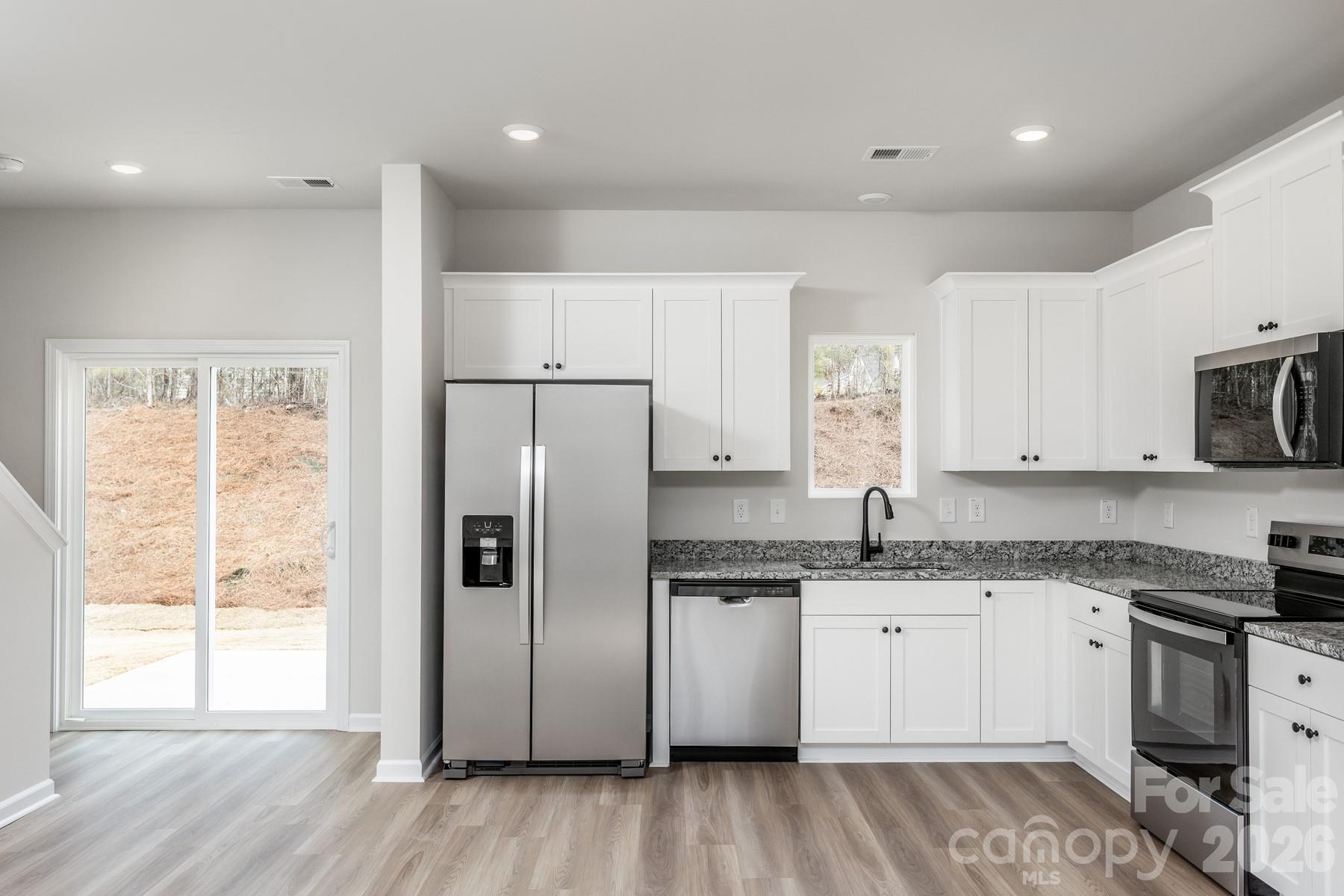 Single Family Residence at 3417 Robindale Drive, Winston Salem, photo 5 of 15
