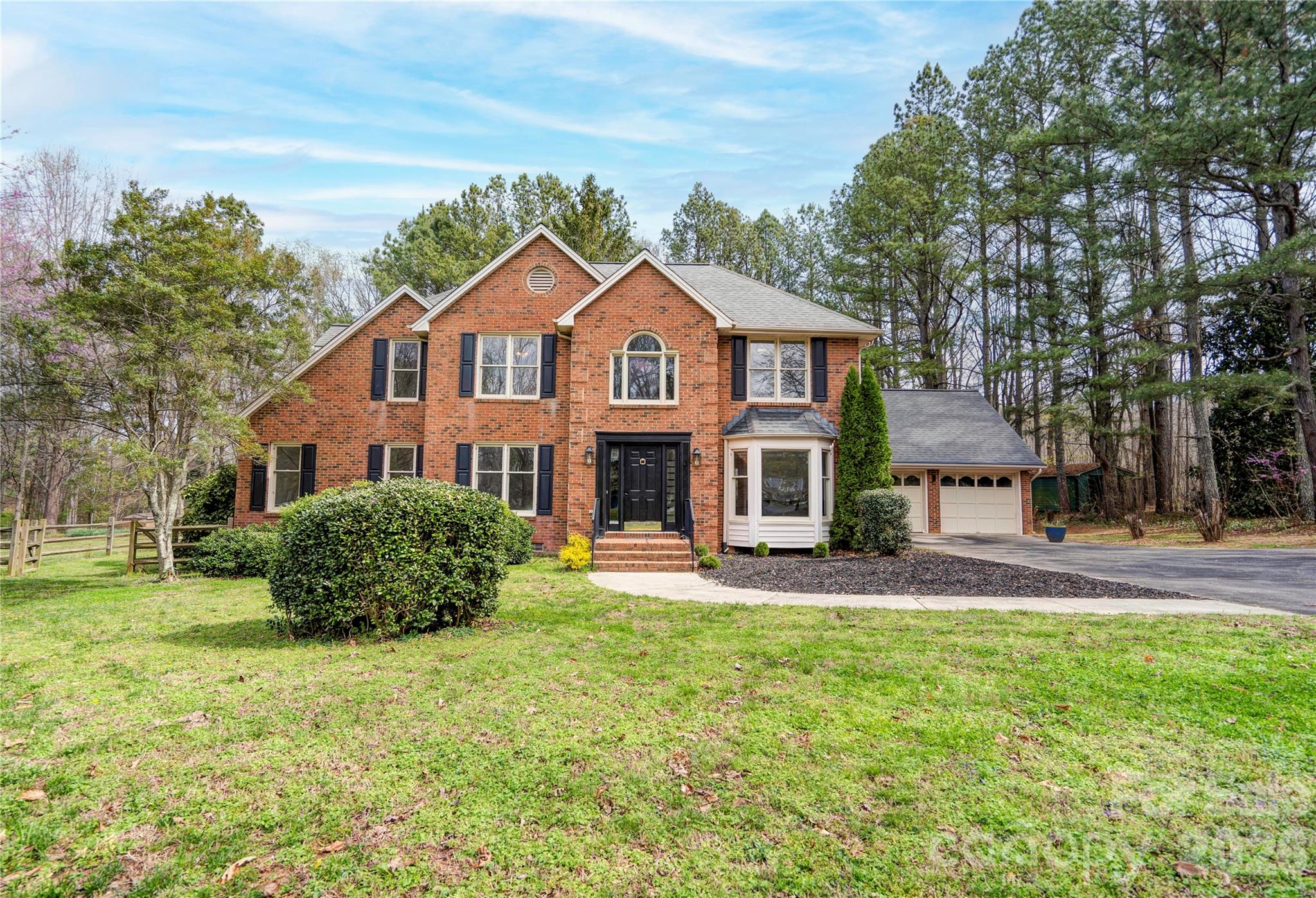 Single Family Residence at 124 Gold Run Court, Kings Mountain, photo 2 of 40