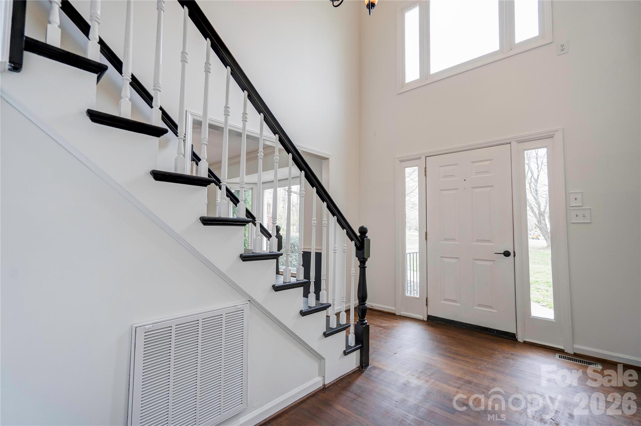 Single Family Residence at 124 Gold Run Court, Kings Mountain, photo 4 of 40