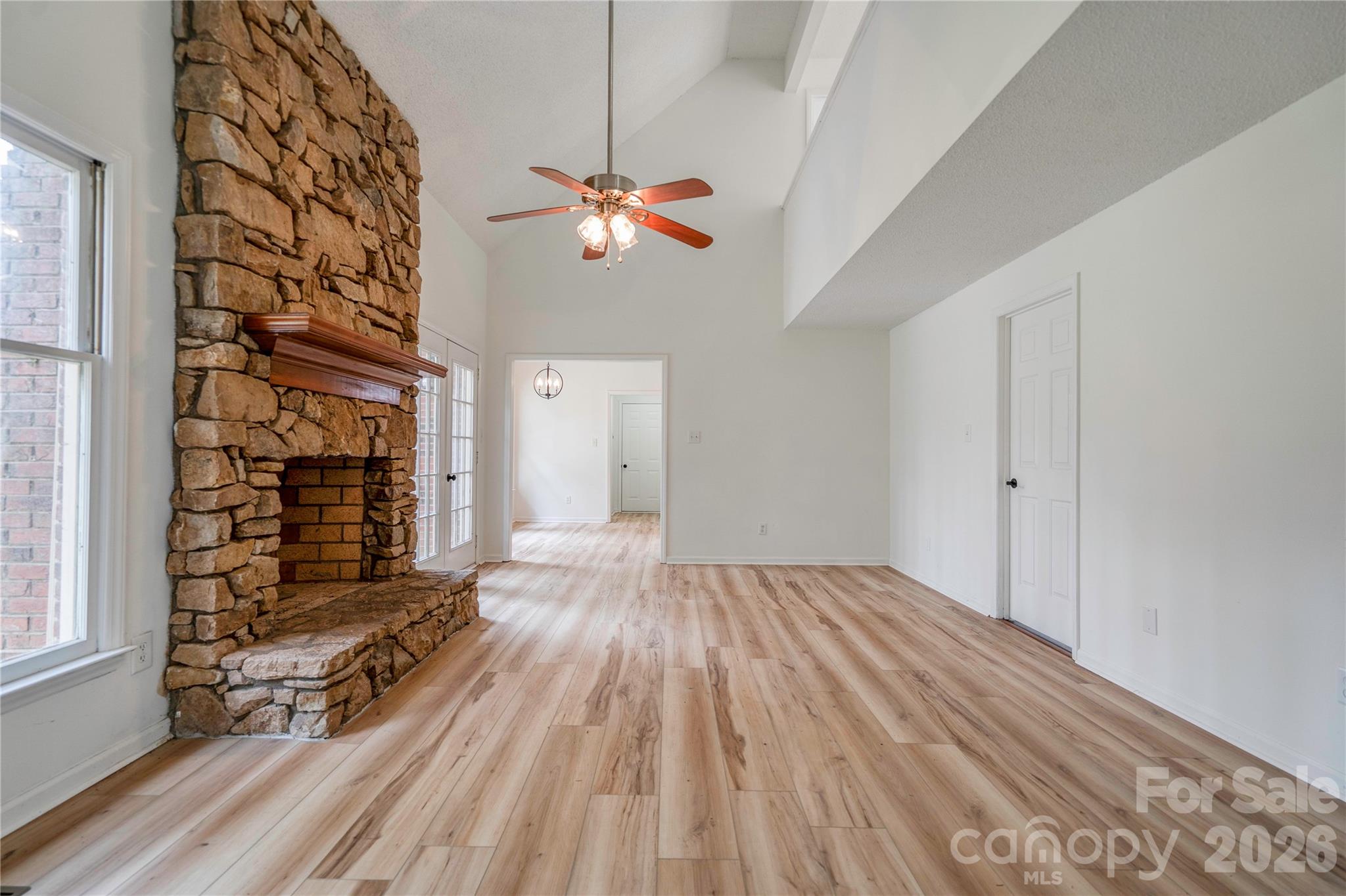 Family Room - 124 Gold Run Court, Kings Mountain