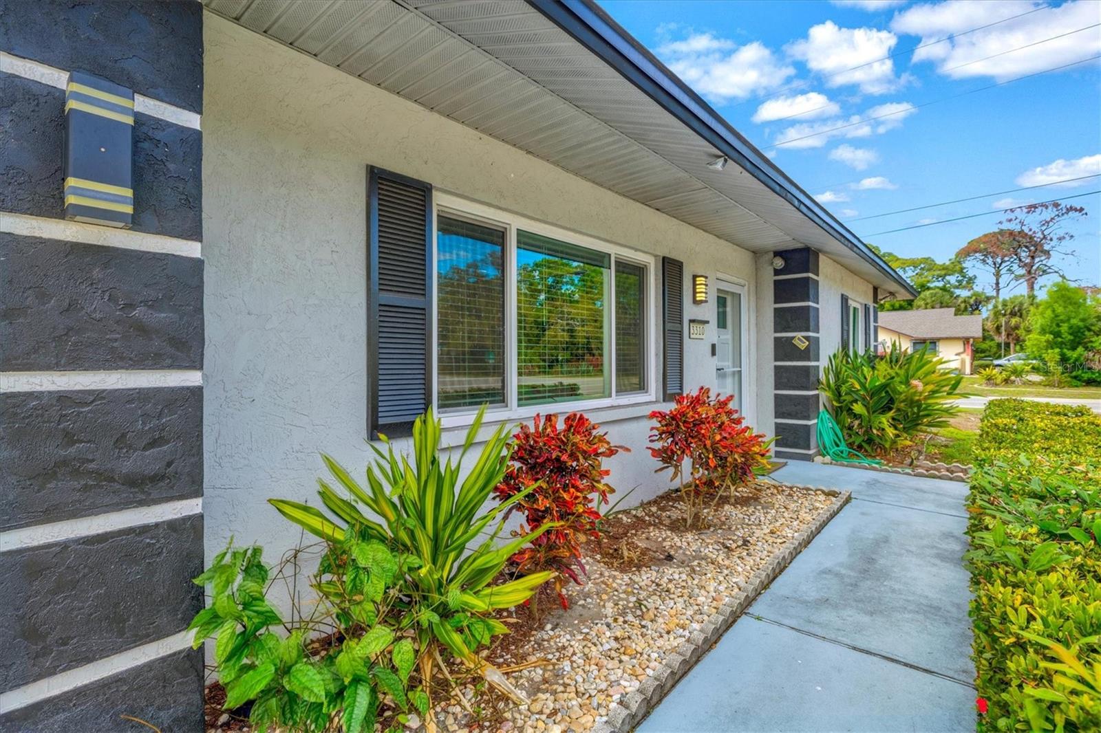 Single Family Residence at 3310 SIESTA DR, VENICE, photo 5 of 55